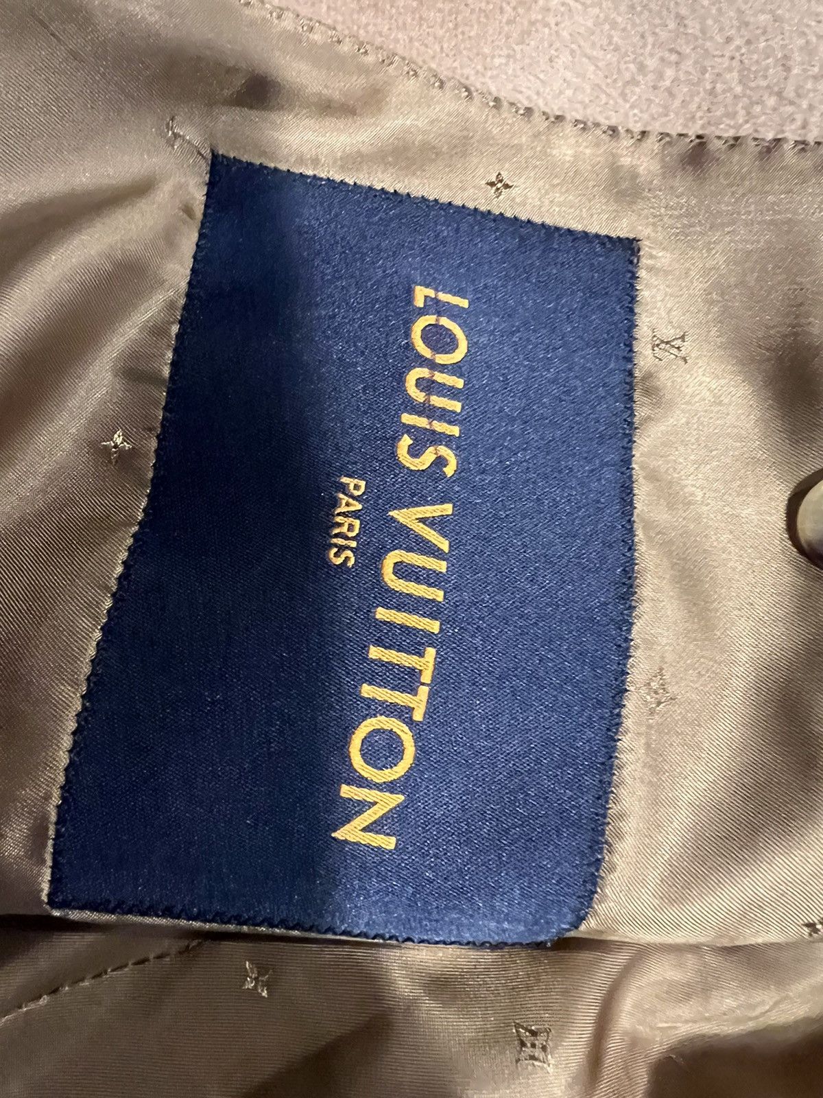 Louis Vuitton Louis Vuitton men’s camel overcoat. 48/M. $5100 Size US M / EU 48-50 / 2 - 14 Thumbnail