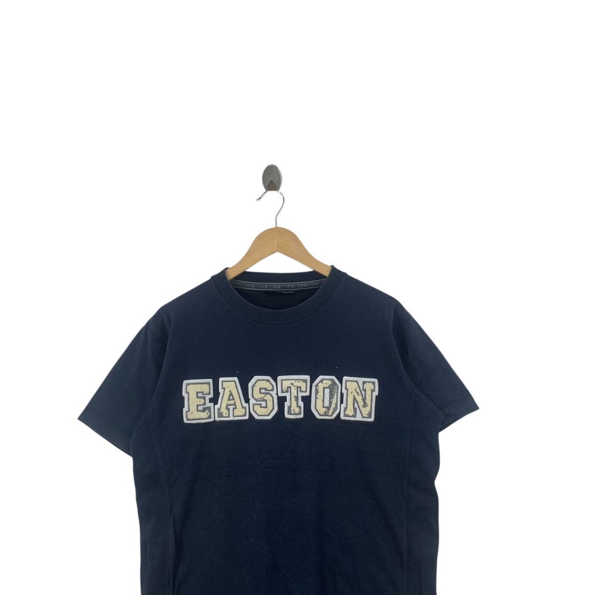 Other FOGATY EASTON VIRGINIA Modern Streetwear Embossed Tee Shirt Size US L / EU 52-54 / 3 - 2 Thumbnail