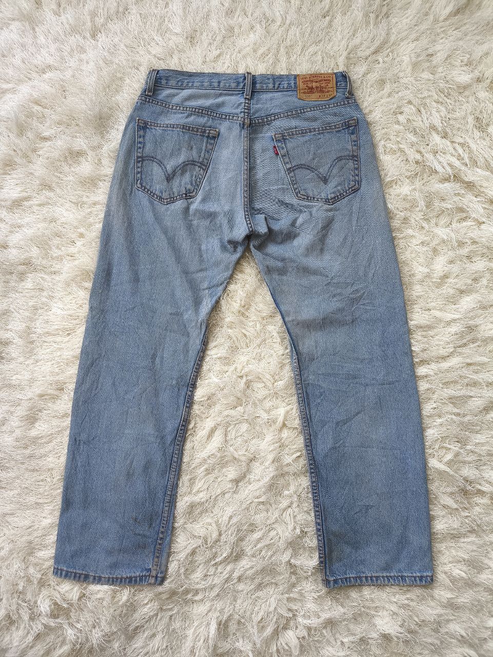 Levi's Vintage Clothing LEVI'S 505 Regular Fit Medium Wash Distressed Denim Jeans Size US 34 / EU 50 - 2 Thumbnail