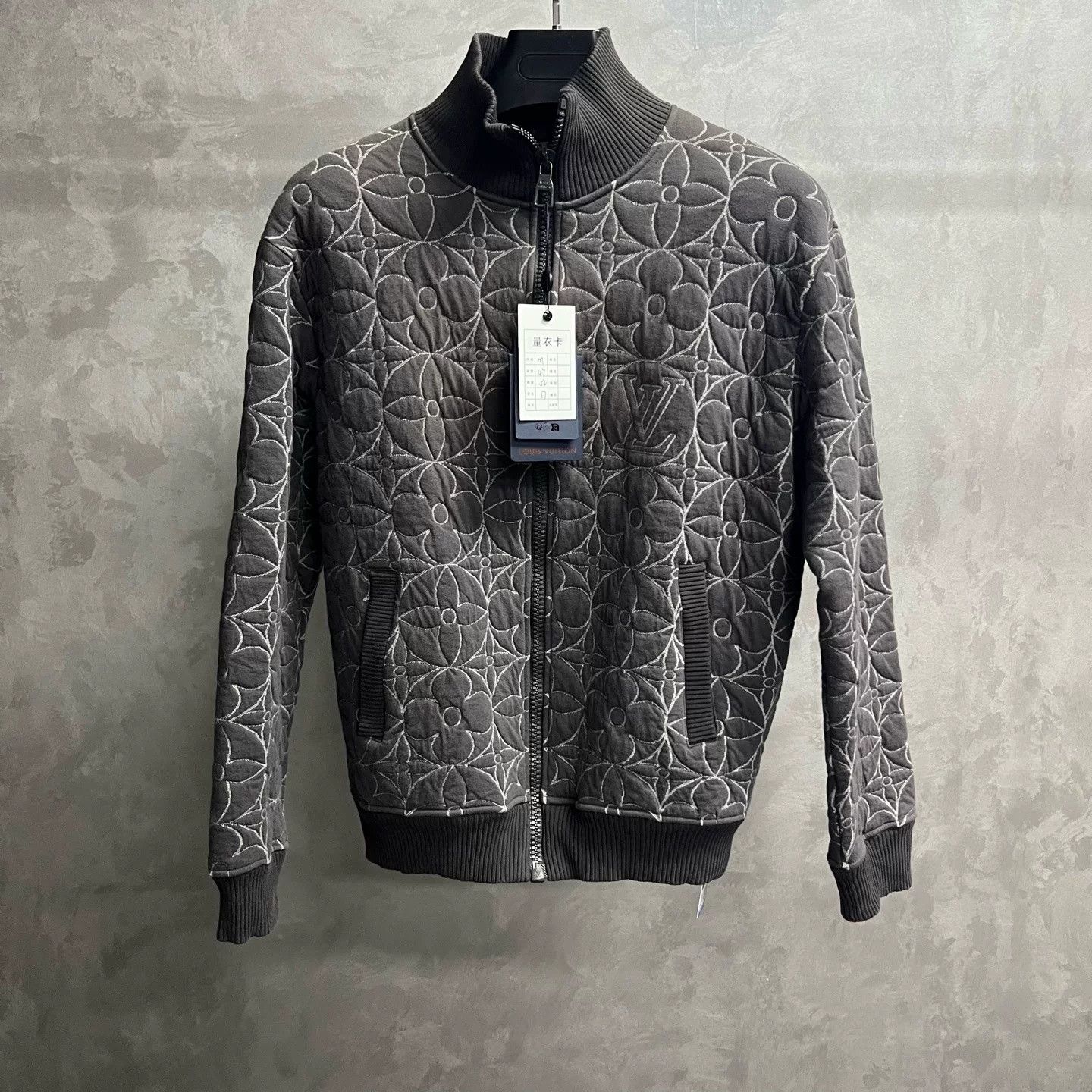 Louis Vuitton Louis Vuitton Gray Logo Flower Zip Jacket Size US M / EU 48-50 / 2 - 1 Thumbnail
