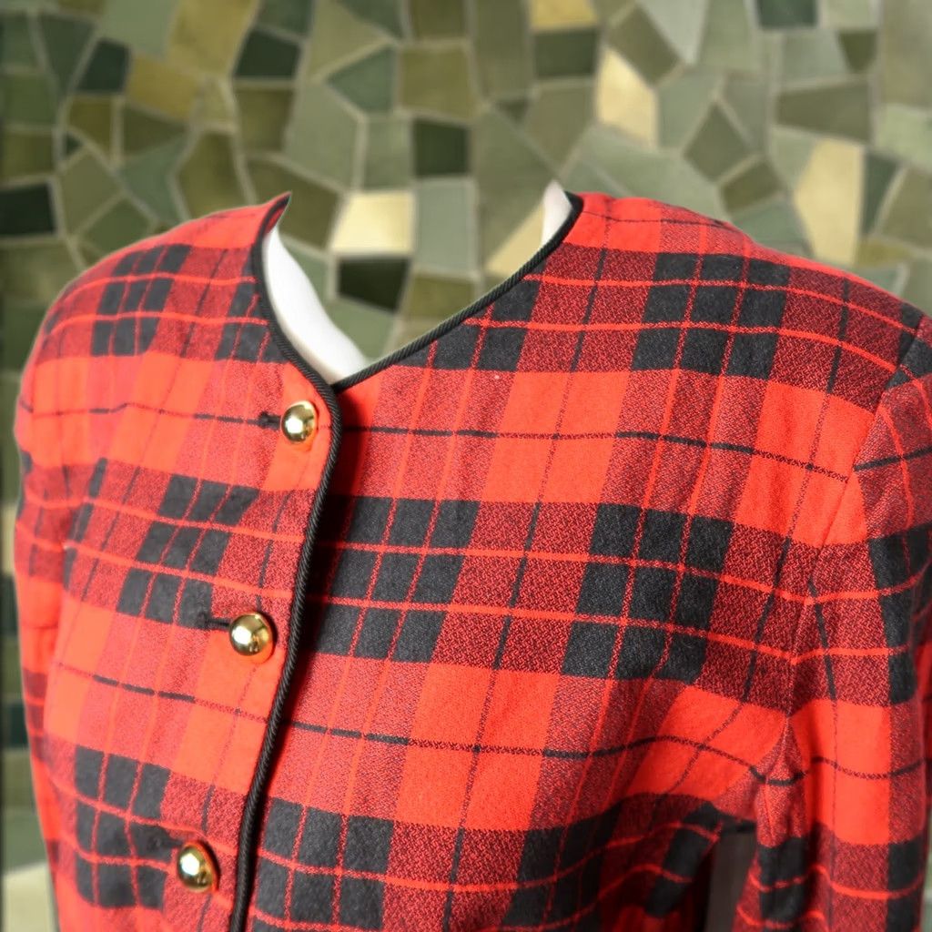 Liz Claiborne VINTAGE Liz Claiborne Blazer Jacket Shirt 90s Adults Petite 10 Red Black Plaid Cotton Blend Grunge JACKET Mens Womens Boys Girls Size L / US 10 / IT 46 - 1 Thumbnail