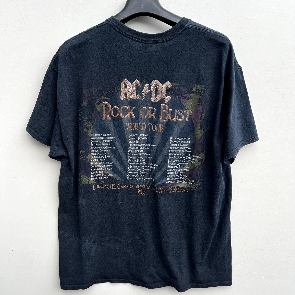 AC/DC × Band Tees AC/DC Band T-shirt Rock or Bust 2015 World Tour Size US XL / EU 56 / 4 - 5 Thumbnail