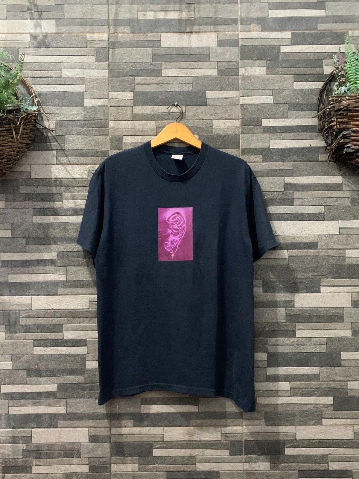 Supreme Supreme Ear Tee SS21 Size US L / EU 52-54 / 3 - 1 Thumbnail
