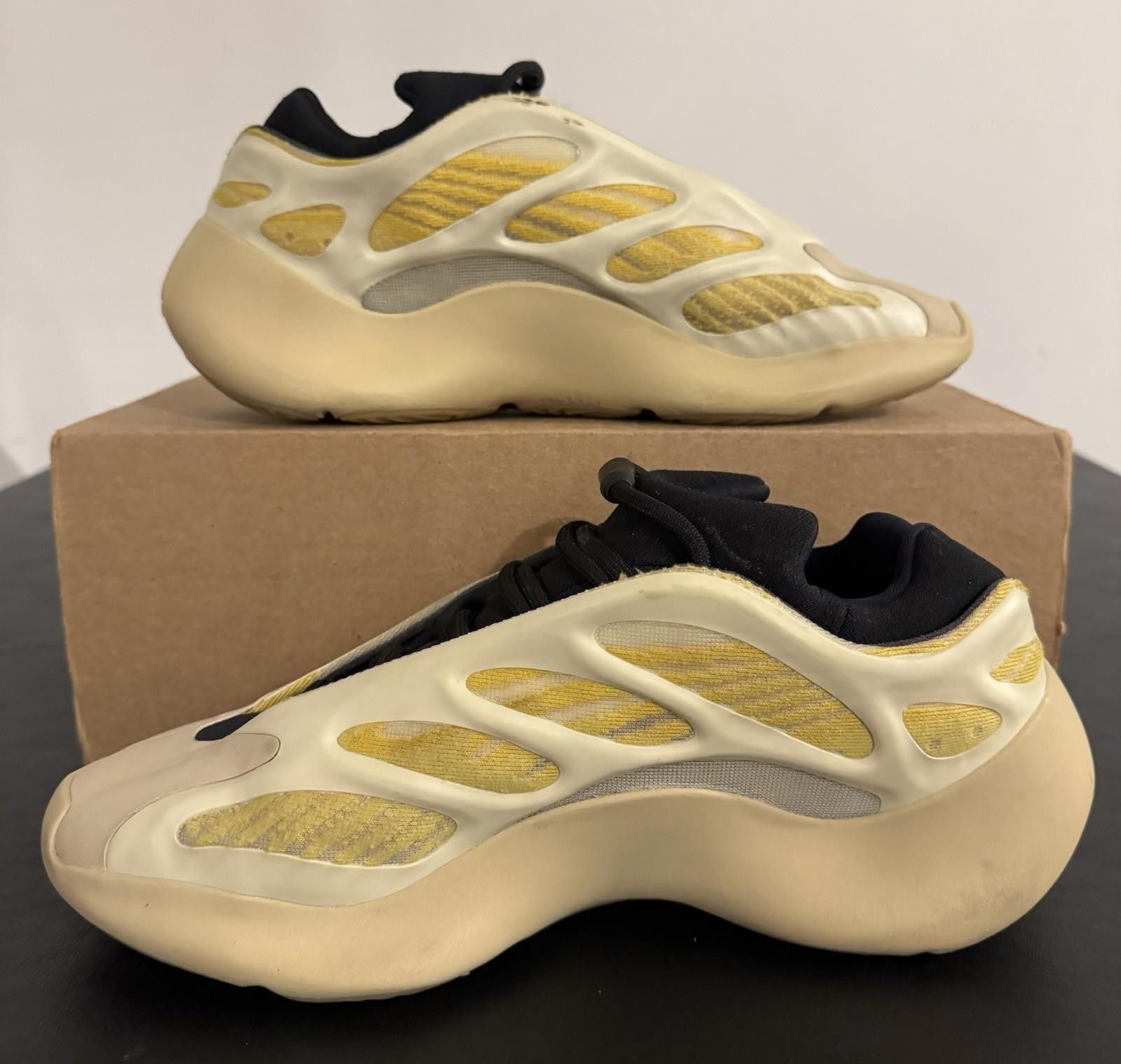 Adidas Adidas Yeezy 700 V3 Safflower Lace Up Streetwear Sneakers Size US 9.5 / EU 42-43 - 3 Thumbnail