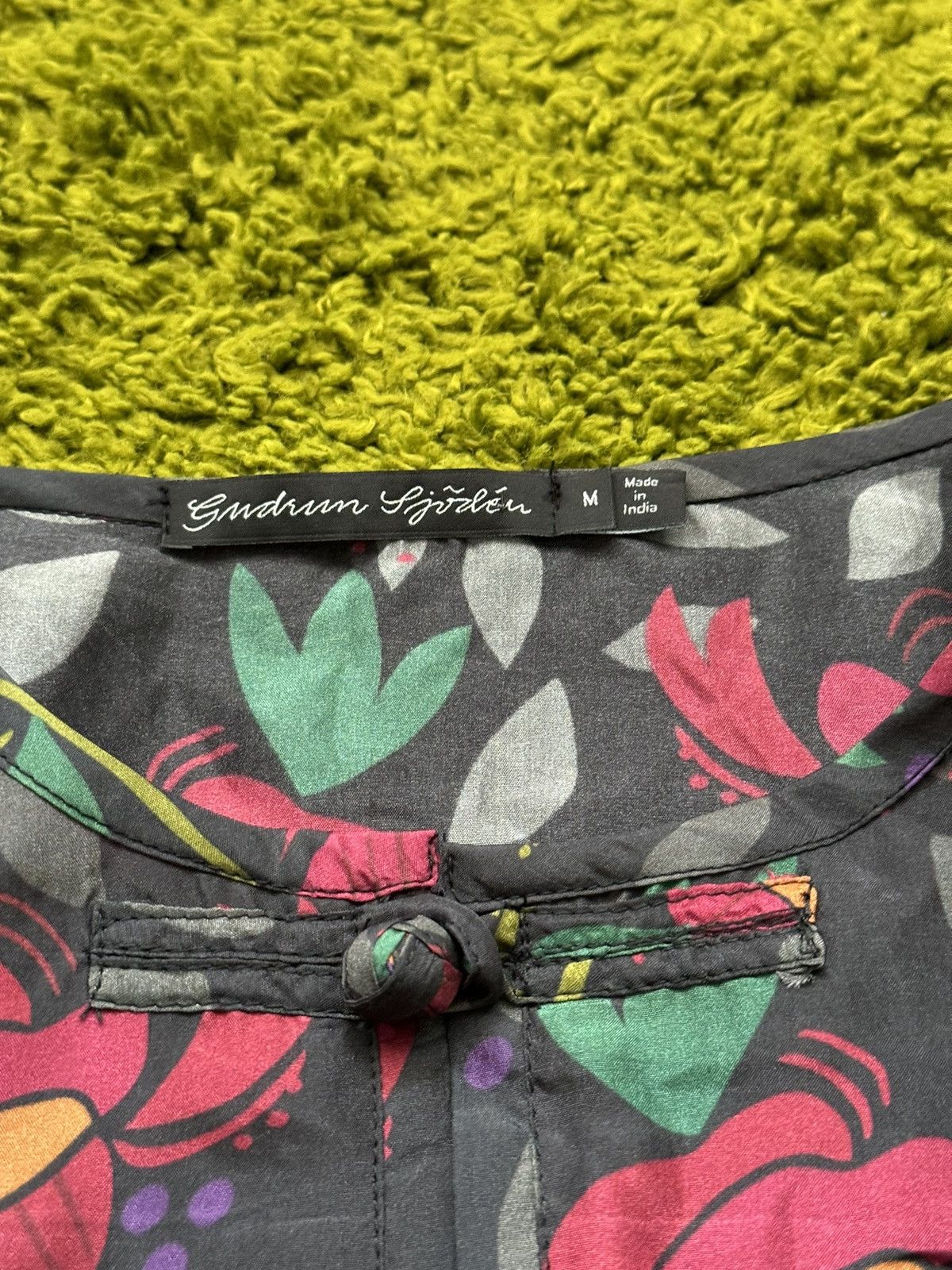 Designer Gudrun Sjoden 100% silk avant garde floral pattern blouse Size M / US 6-8 / IT 42-44 - 4 Thumbnail