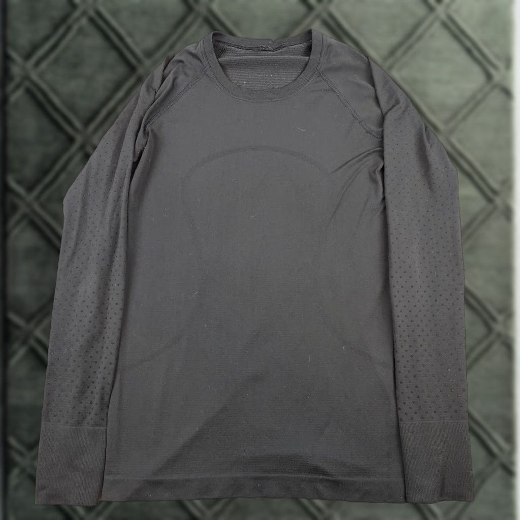 Lululemon Lululemon Metal Vent Tech Shirt Womens S Black Long Sleeve Athletic Running & Gym Training Yoga Shirt Mens? Size S / US 4 / IT 40 - 1 Thumbnail