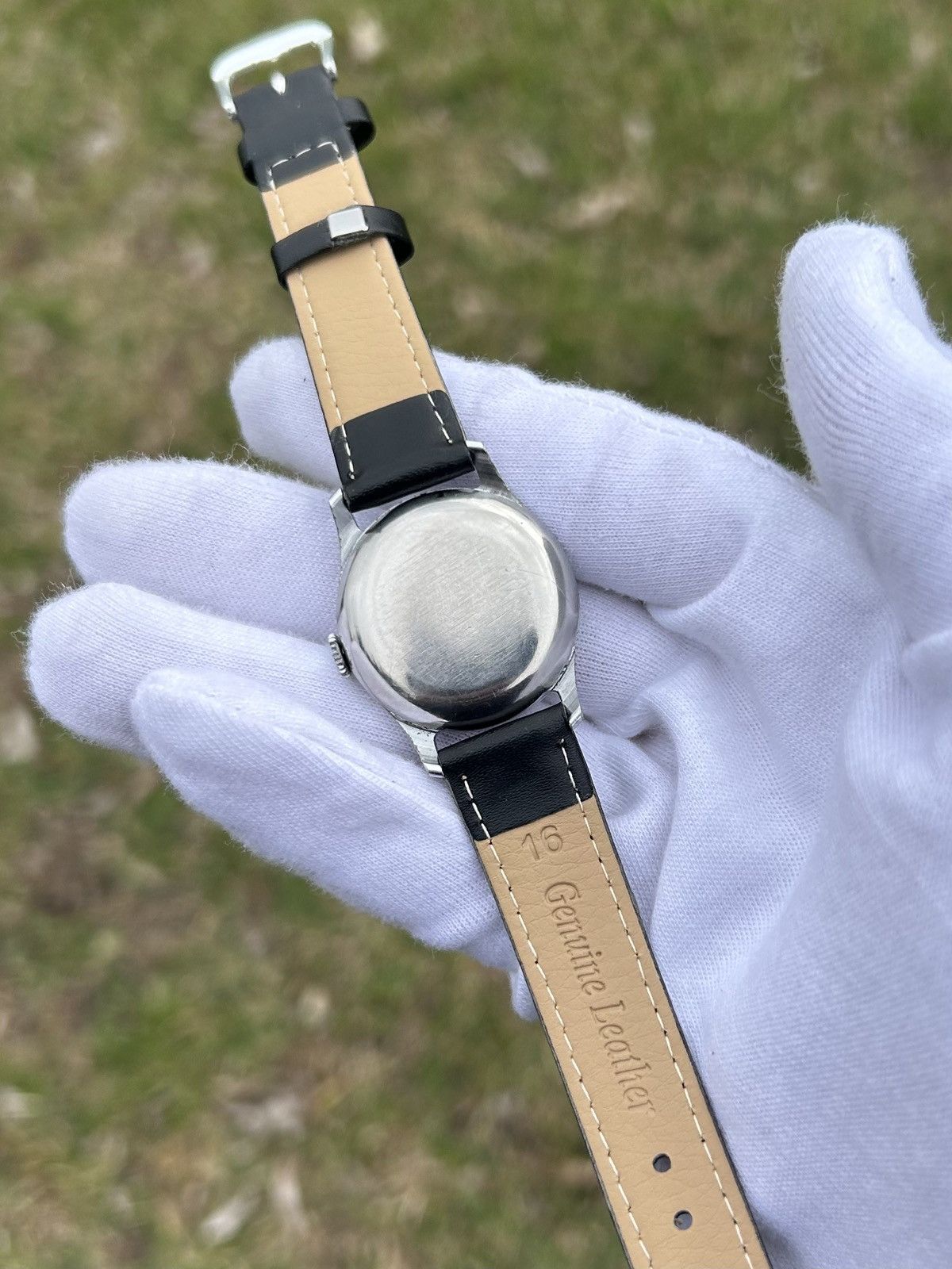Vintage Vintage Watch Moskva USSR Soviet Mechanical Authentic 1950s Size ONE SIZE - 19 Thumbnail