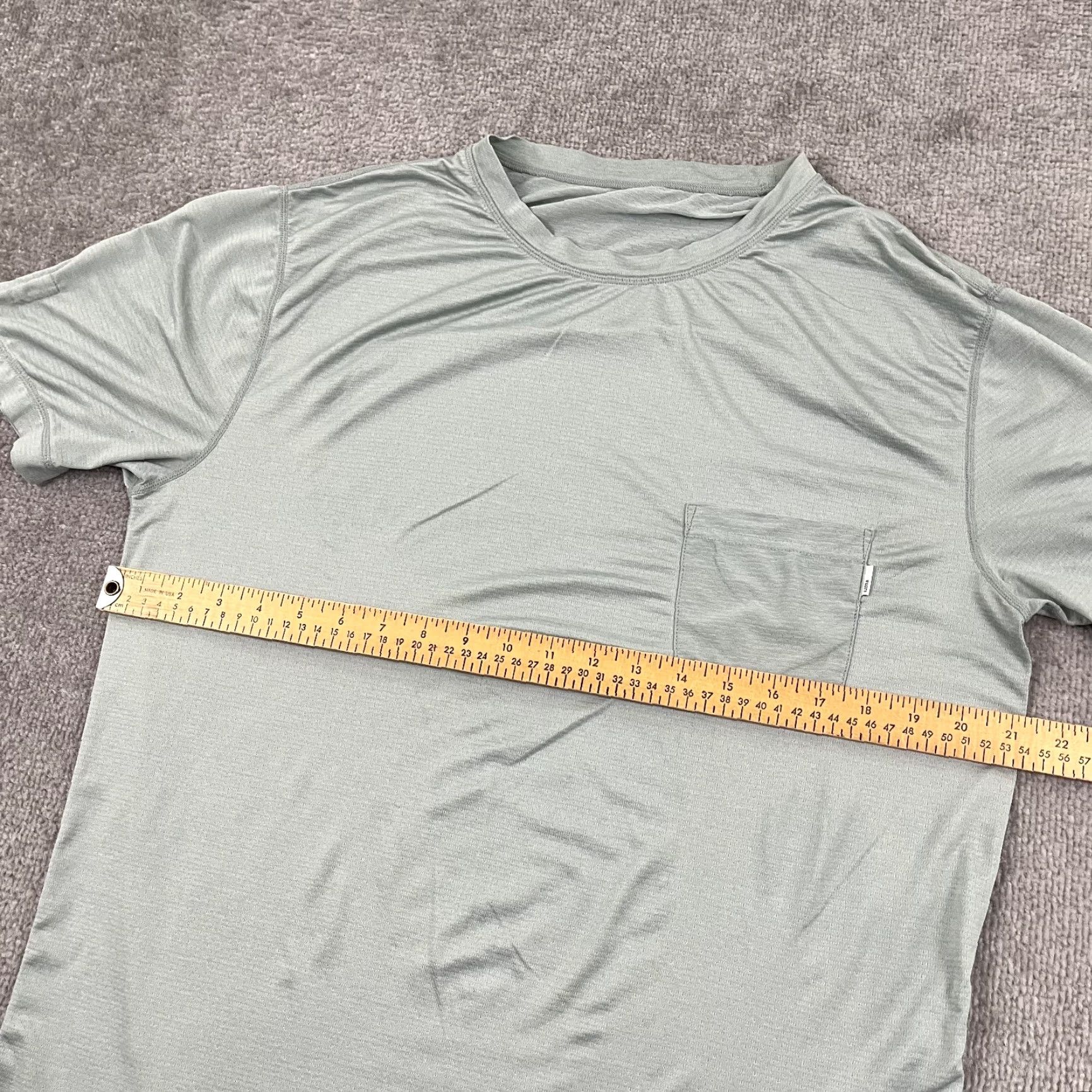Vuori Vuori Shirt Large Green Active Performance Workout Gym Tradewind Peloton Mens Size US L / EU 52-54 / 3 - 5 Thumbnail