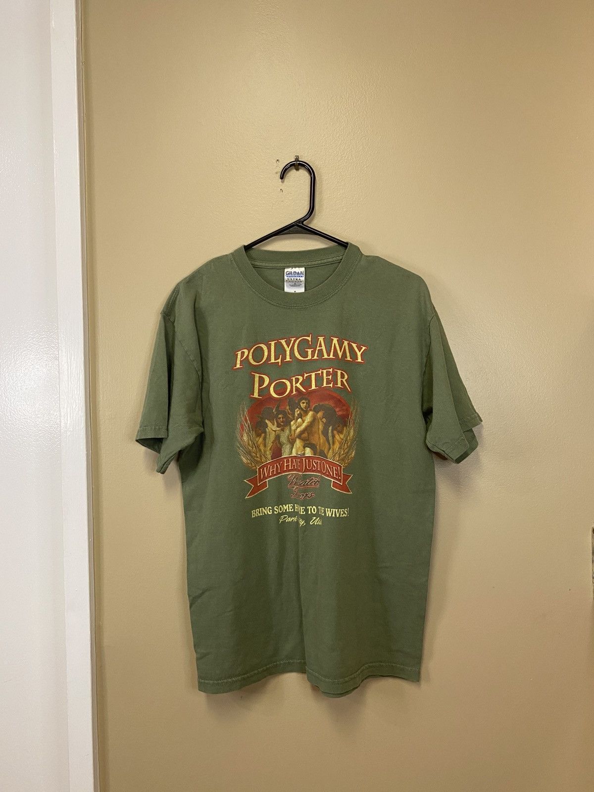 Gildan Polygamy Porter Park City, Utah T-Shirt Size US M / EU 48-50 / 2 - 1 Thumbnail