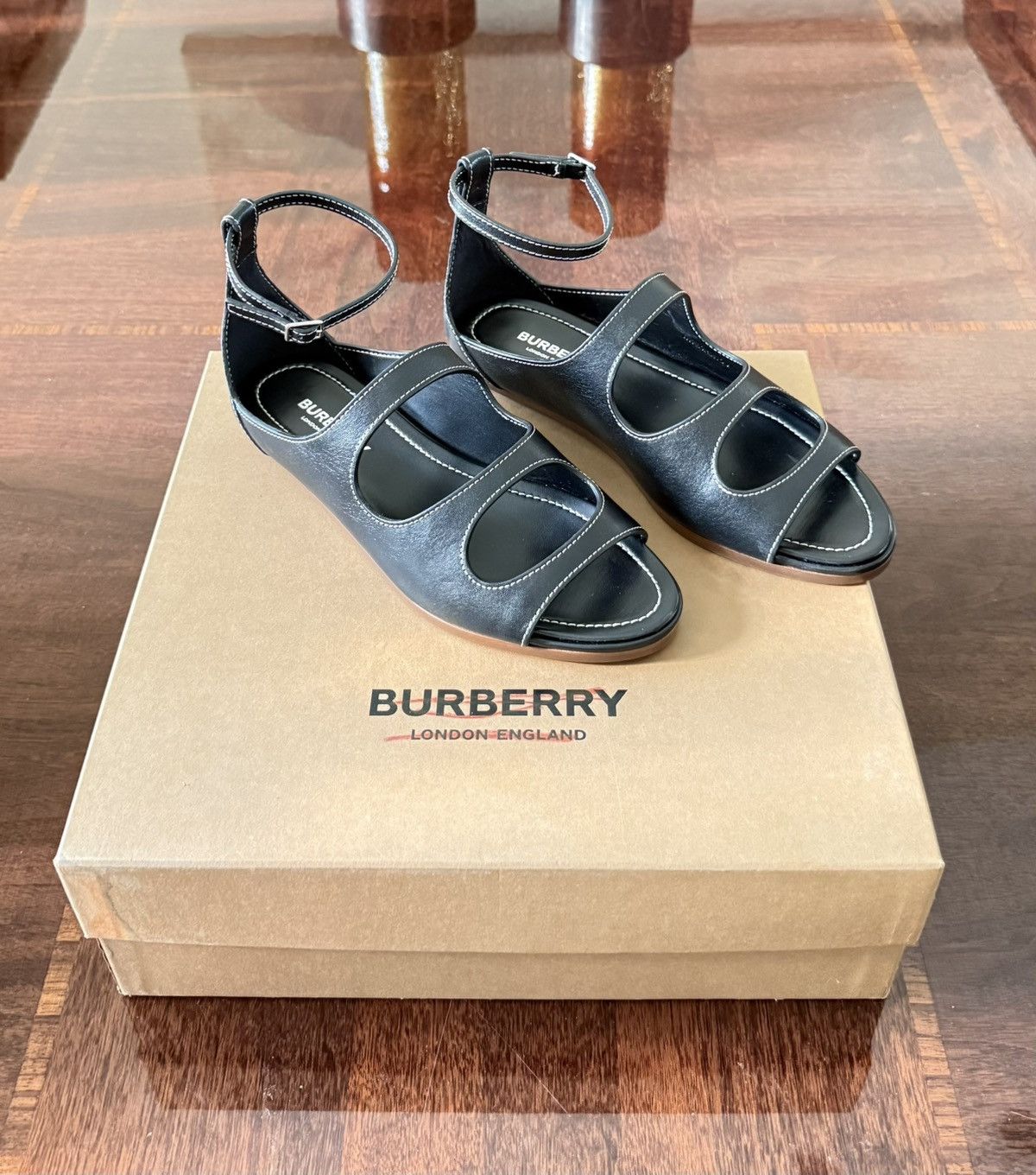 Burberry Burberry Flats Size US 6.5 / IT 36.5 - 1 Thumbnail