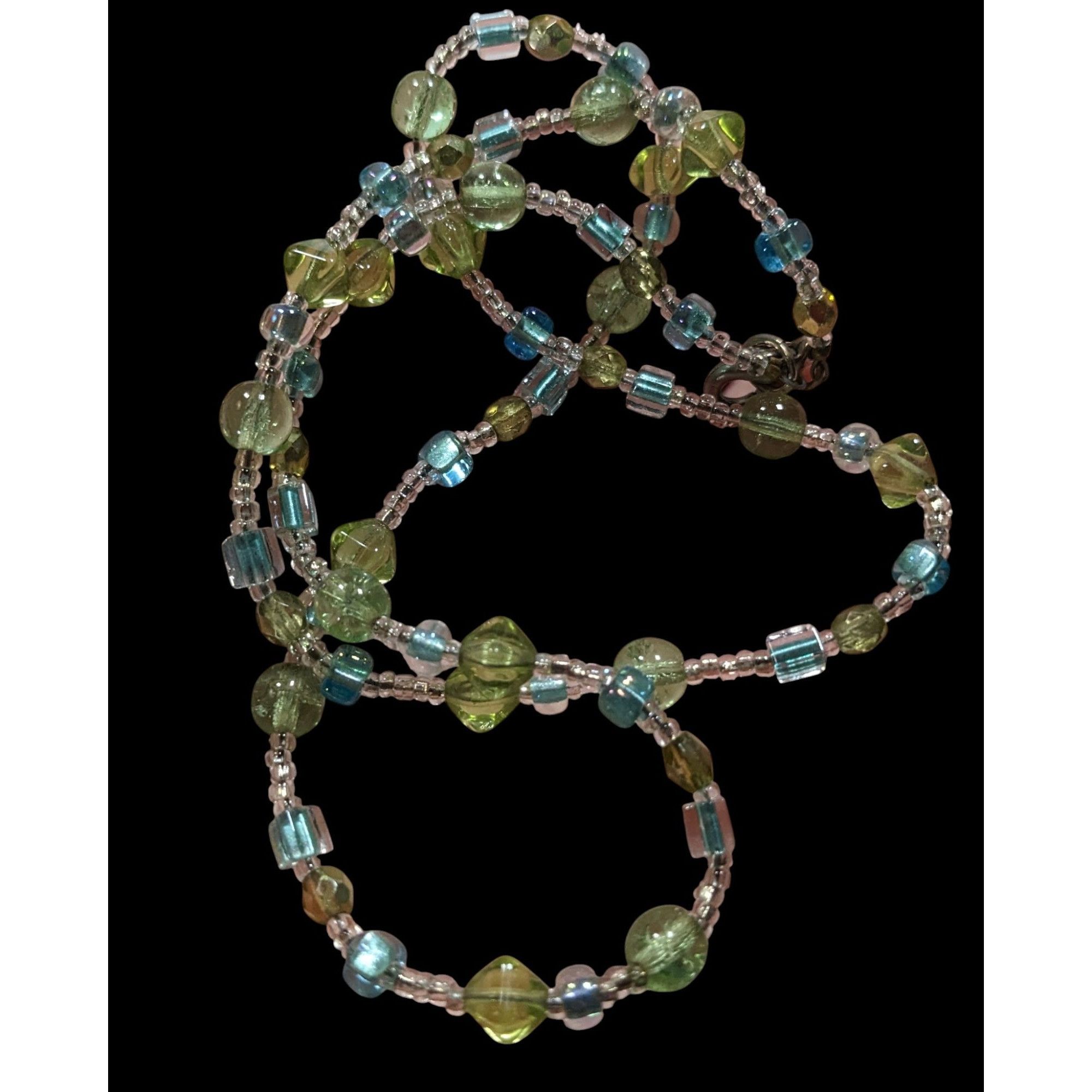 Handmade Handcrafted Artisan Pastel Green Blue Glass Beaded Necklace Size ONE SIZE - 5 Thumbnail