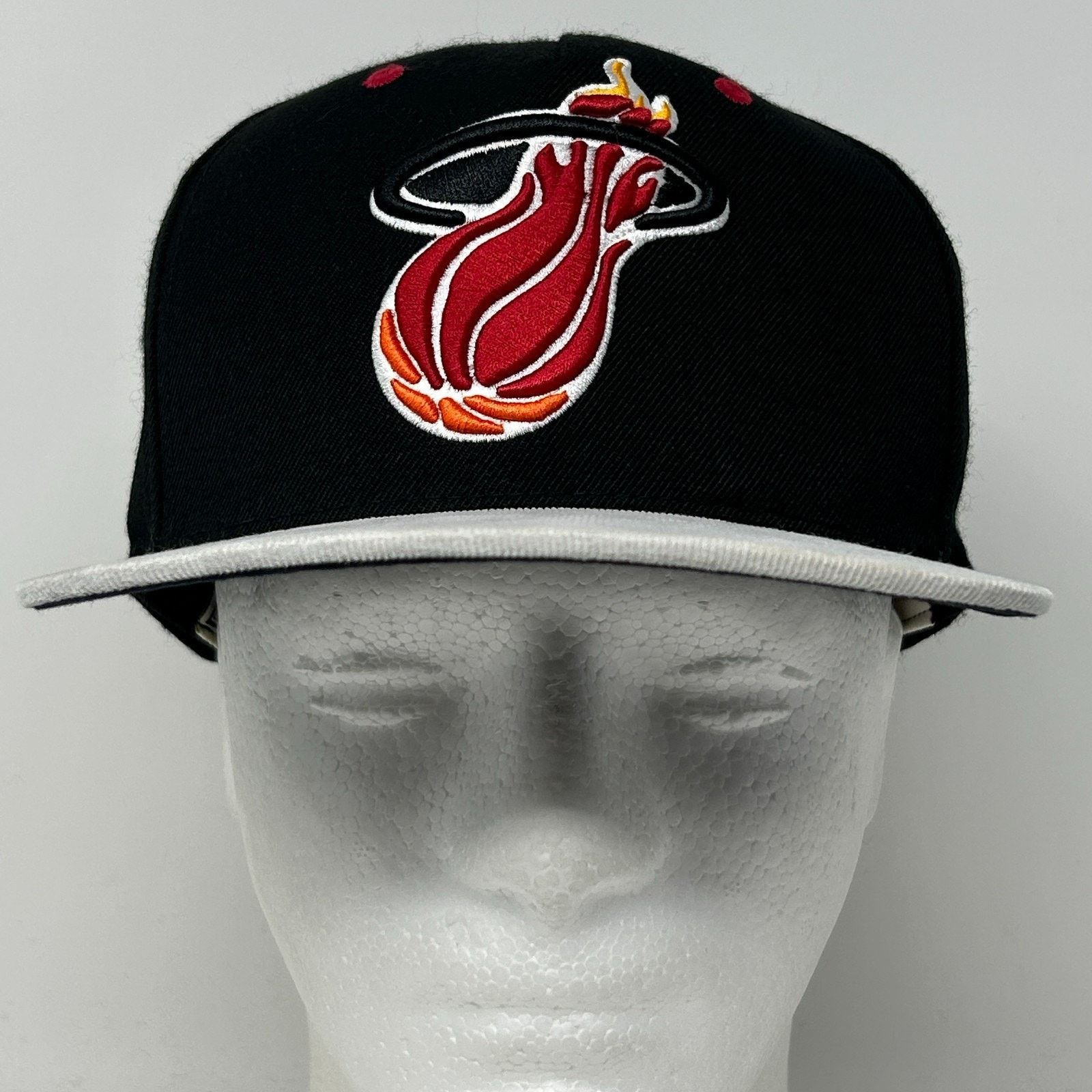 Mitchell & Ness Miami Heat Hat Baseball Cap Mitchell & Ness Size ONE SIZE - 2 Thumbnail