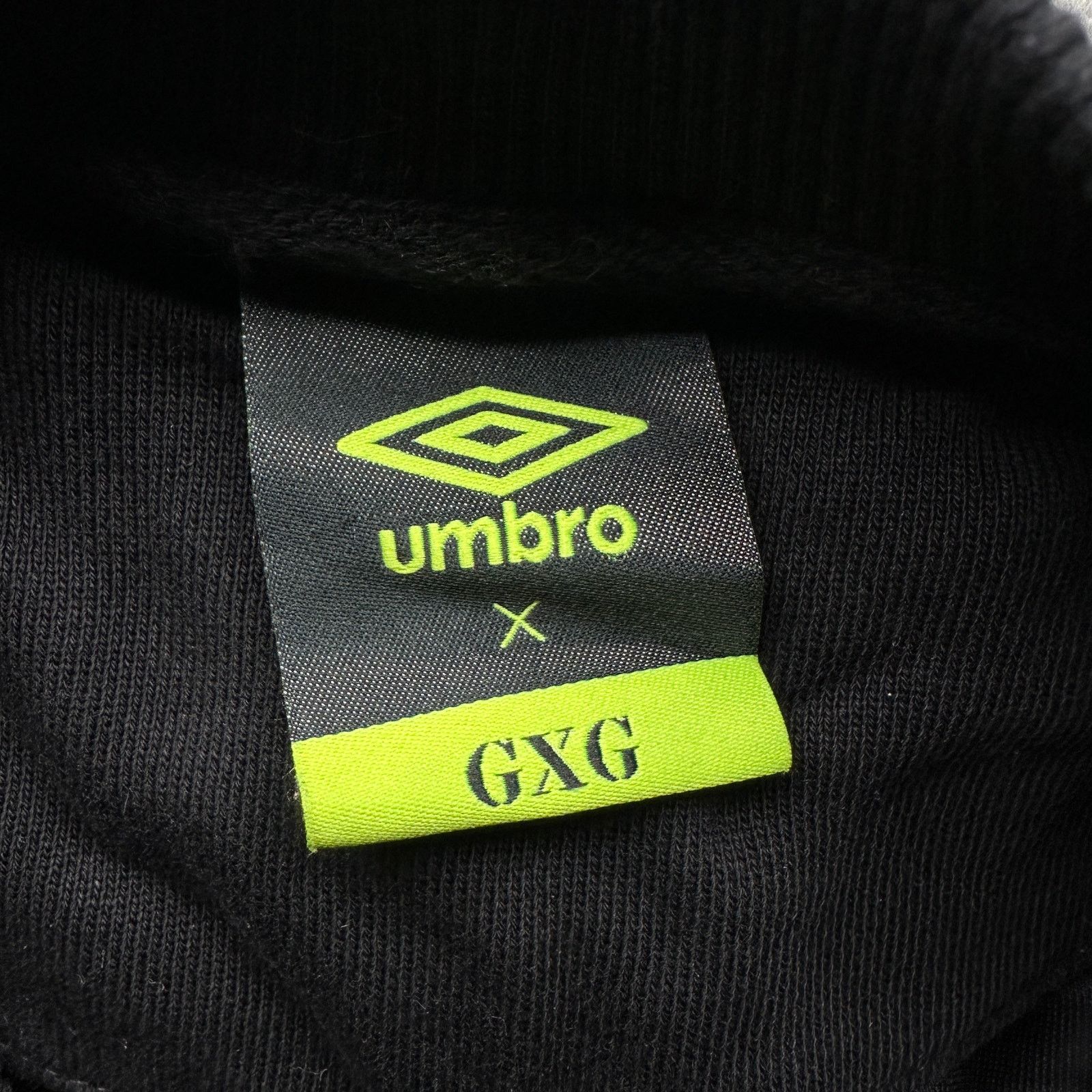 Umbro Umbro x GXG Sweatshirt Men M Shoulder Pocket Black Neon Logo Size US M / EU 48-50 / 2 - 3 Thumbnail
