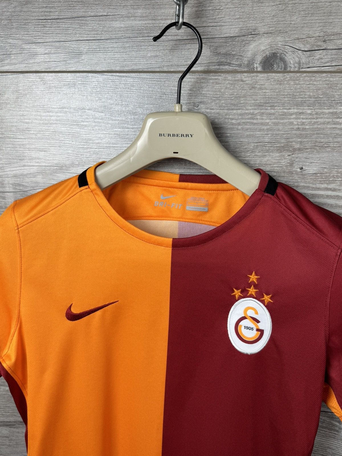 Nike NIKE WOMEN'S GALATASARAY AS 2015/2016 FOOTBALL SHIRT JERSEY Size S / US 4 / IT 40 - 4 Thumbnail