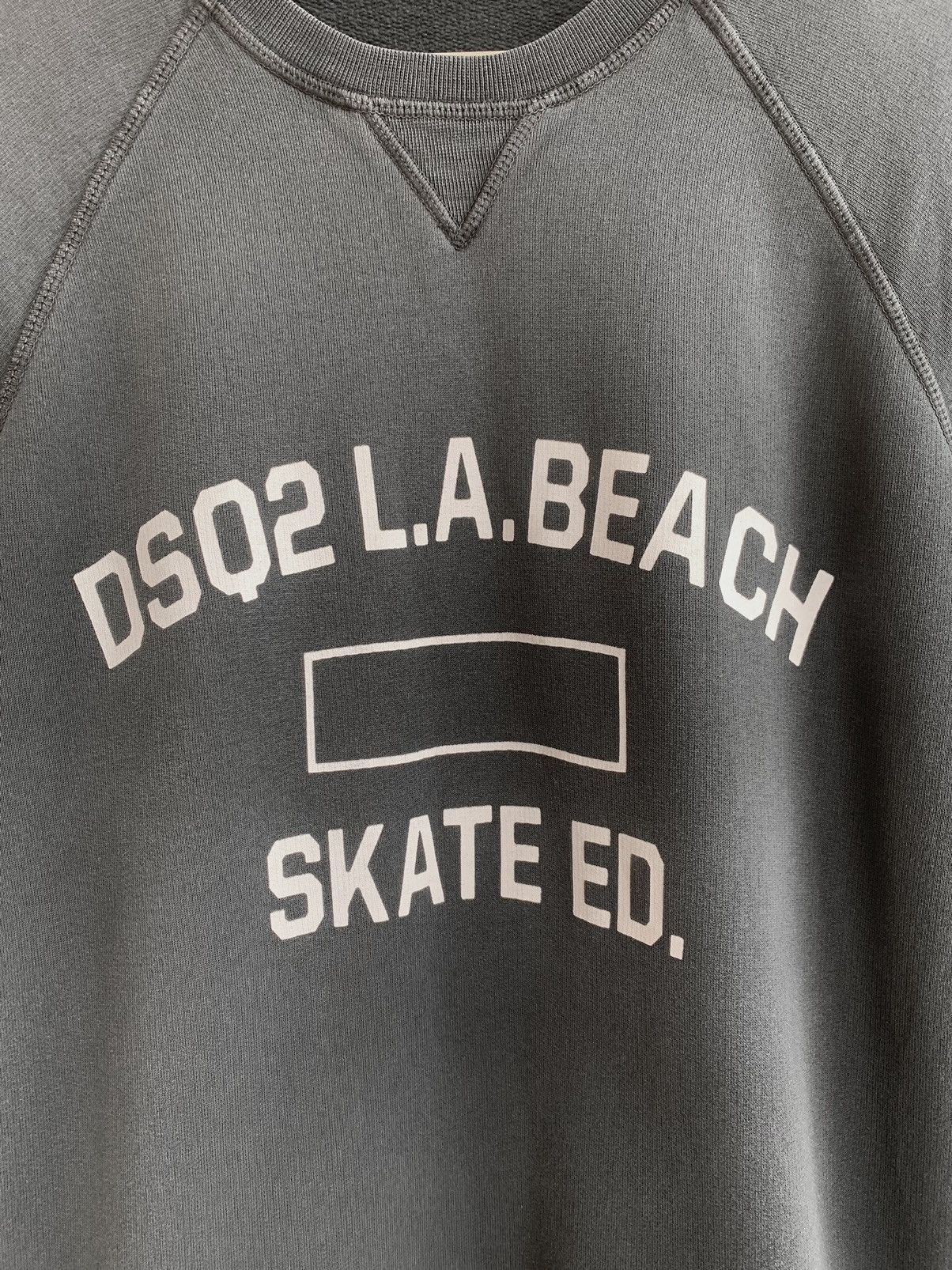 Dsq2 LA Beach Skate Ed Print Classic Raglan Fit Sweatshirt