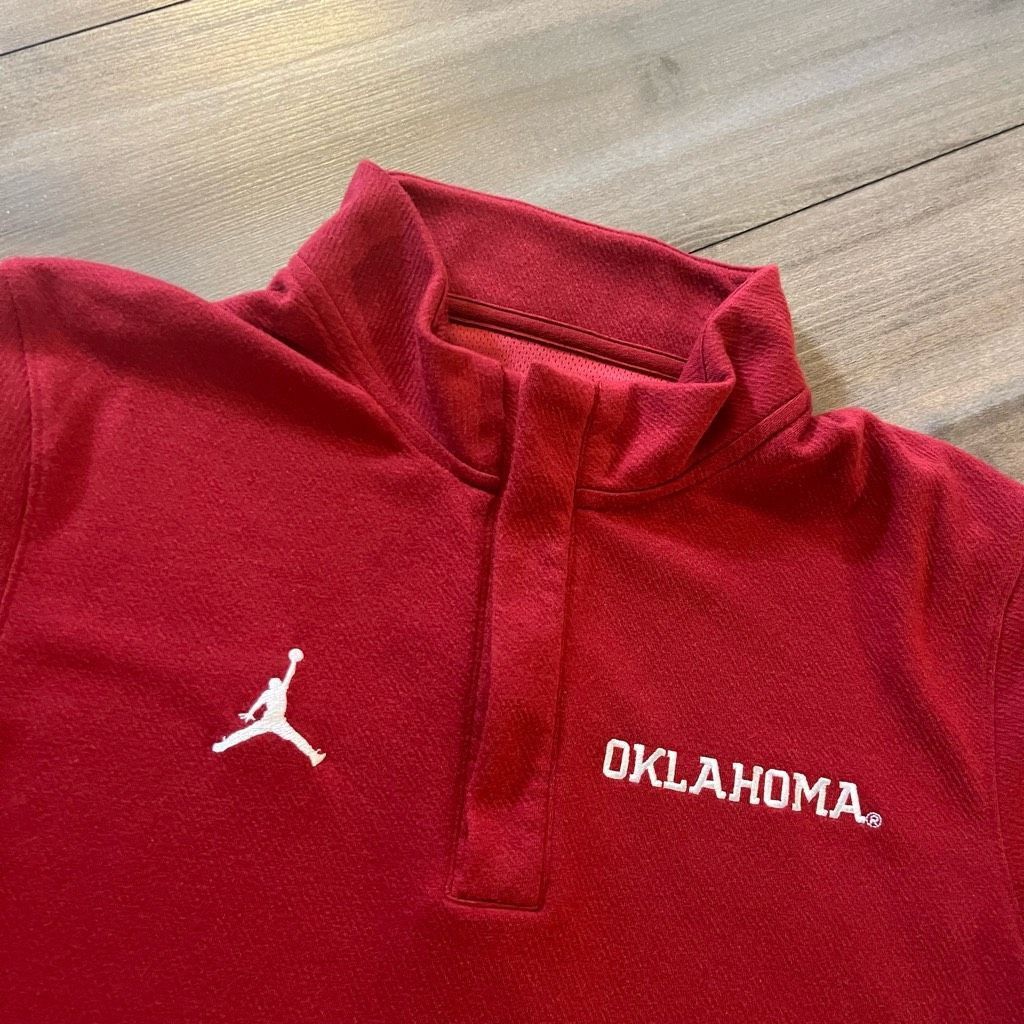 Jordan Brand Jordan Nike Oklahoma Red Athletic Pullover Hoodie Men Small Size US S / EU 44-46 / 1 - 2 Thumbnail