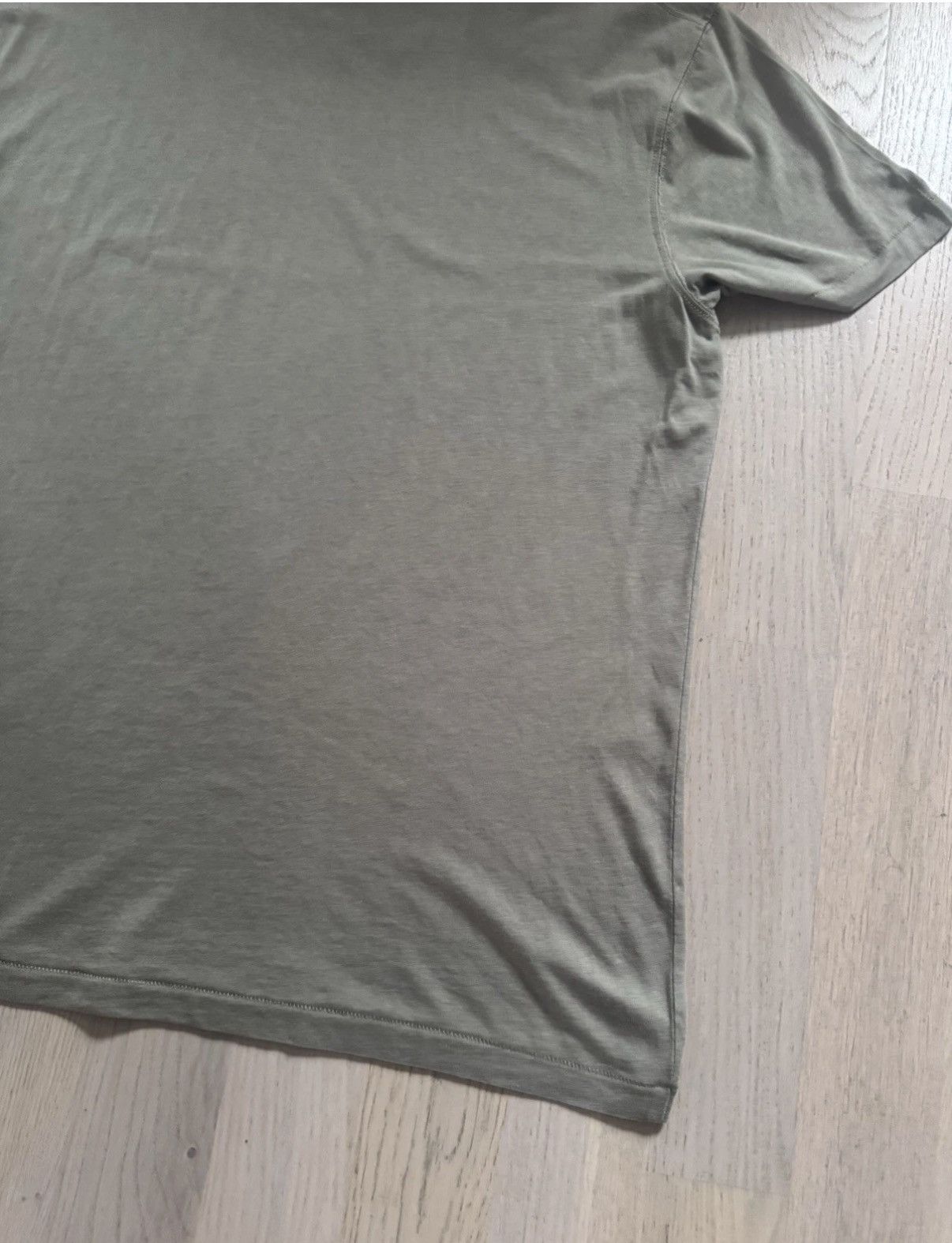 Tom Ford TOM FORD tshirt study REAL TAPE MEASUREMENTS IN PHOTOS Size US M / EU 48-50 / 2 - 13 Thumbnail