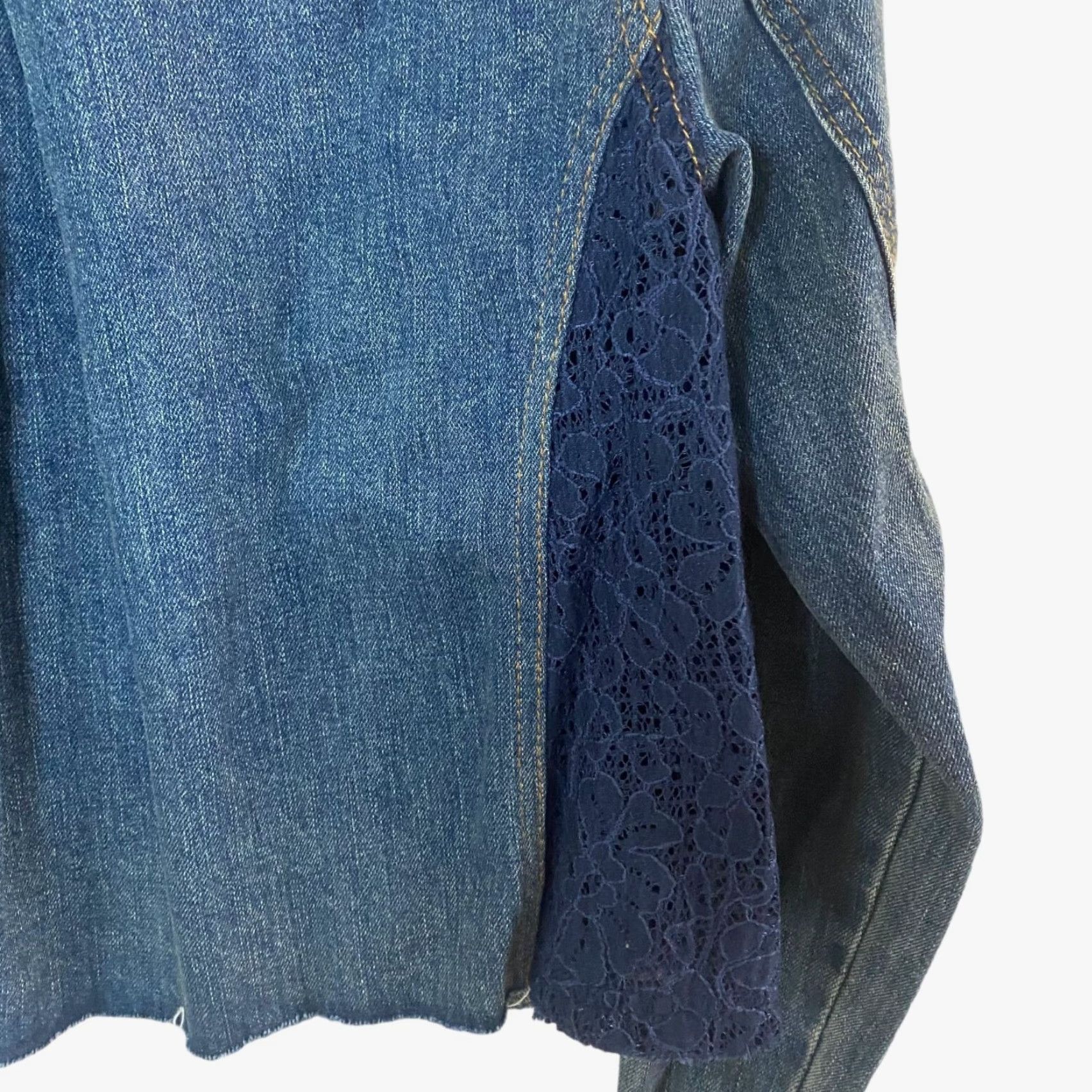 Free People VINTAGE Free People Jean Jacket Womens Small Blue Denim Lace Panel Button Front Cropped Size 28" / US 6 / IT 42 - 7 Thumbnail