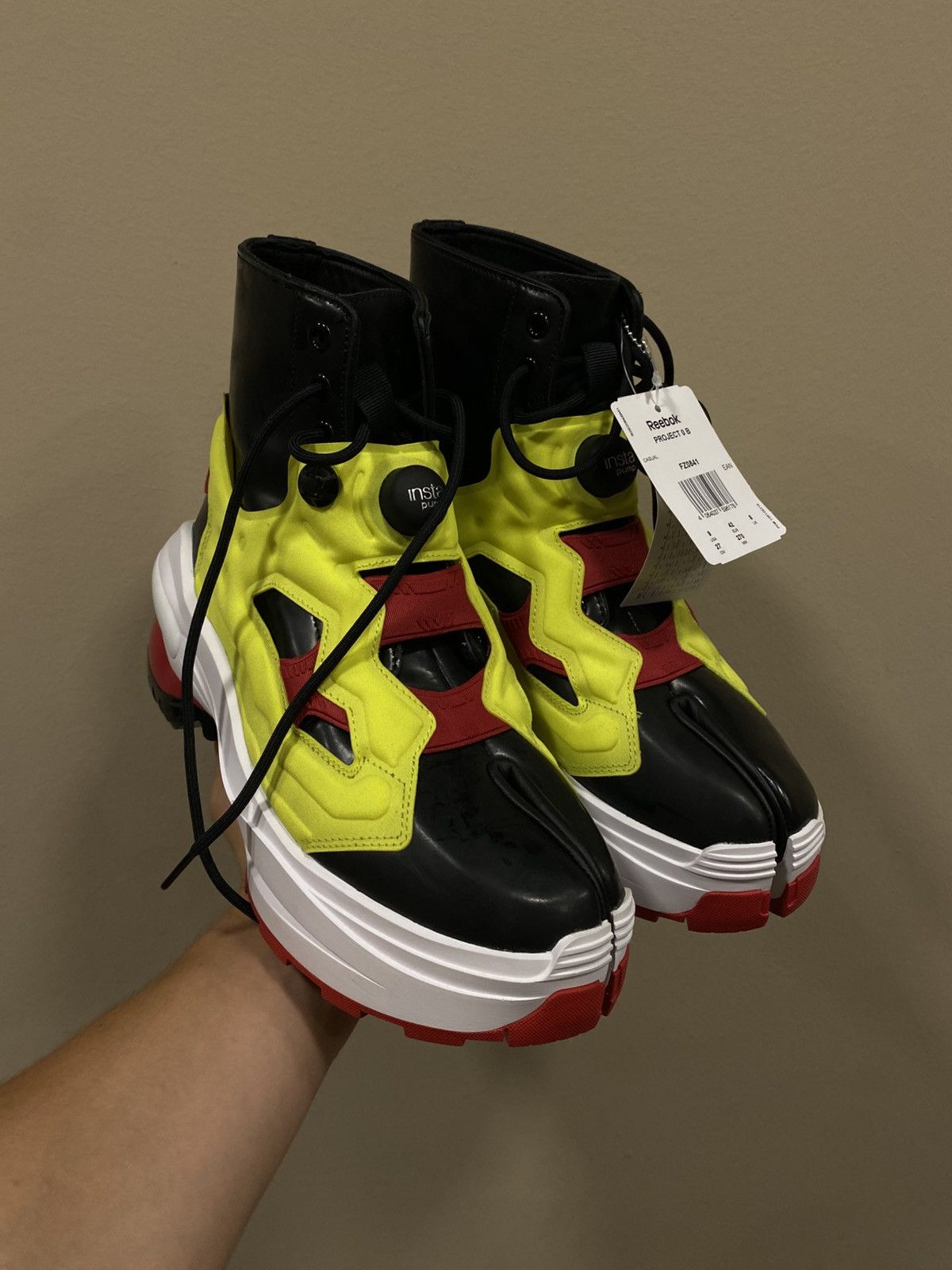 Maison Margiela × Reebok Maison Margiela x Reebok Tabi New With Box Sneakers Size US 9 / EU 42 - 1 Thumbnail