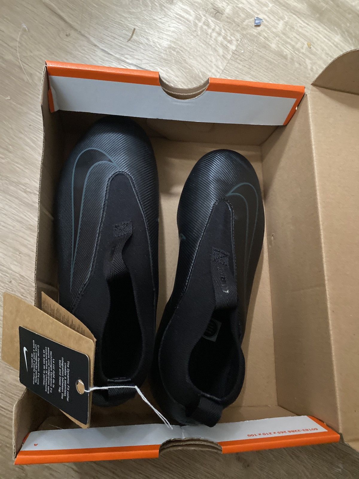 Nike NIKE SOCCER CLEATS ( READ DESCRIPTION!!!!) Size US 5 / EU 37 - 1 Thumbnail