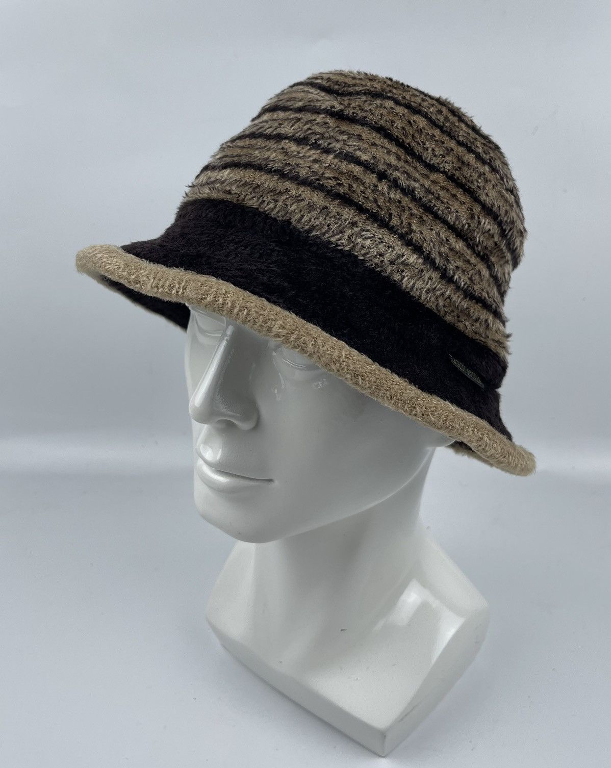 hardy amies hat tc22