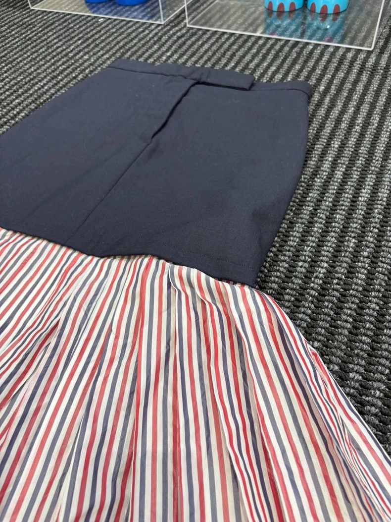Thom Browne Thom Browne A pleated skirt with a half-length skirt Size 25" / US 0 / IT 36 - 3 Thumbnail