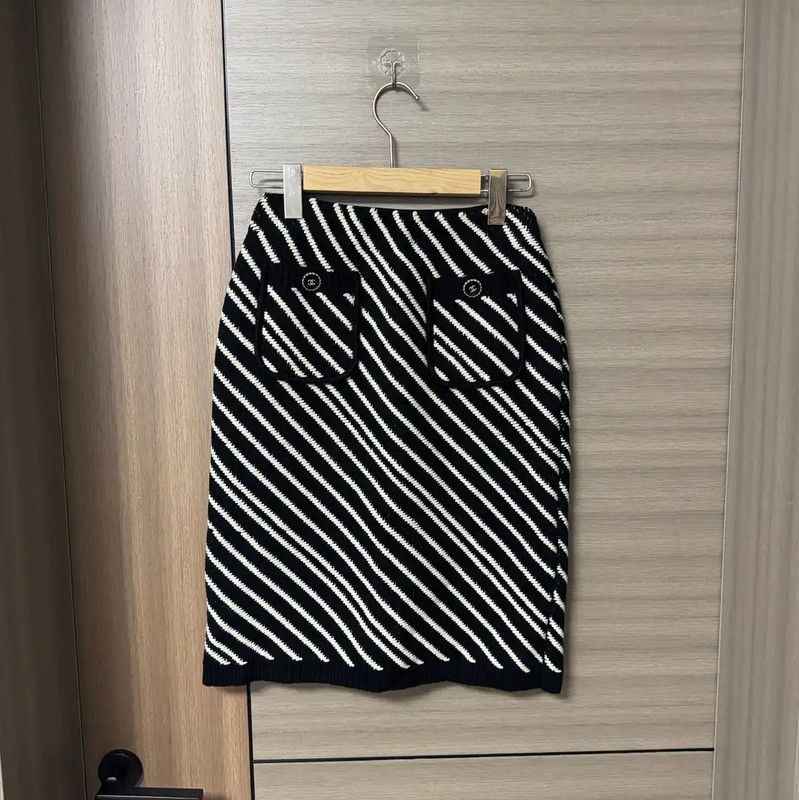 Chanel Chanel Multicolor Striped Cashmere Skirt 0089 Size 23" - 1 Thumbnail