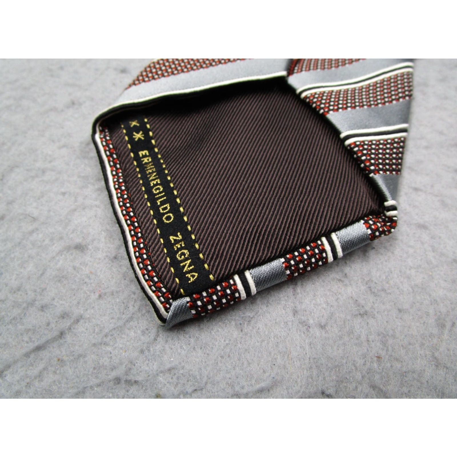 Ermenegildo Zegna Ermenegildo Zegna Men's Classic Gray Red Striped Silk Tie Made in Italy User: Ermenegildo Zegna Men's Classic Gray Red Striped Silk Tie Made in Italy Size ONE SIZE - 5 Thumbnail