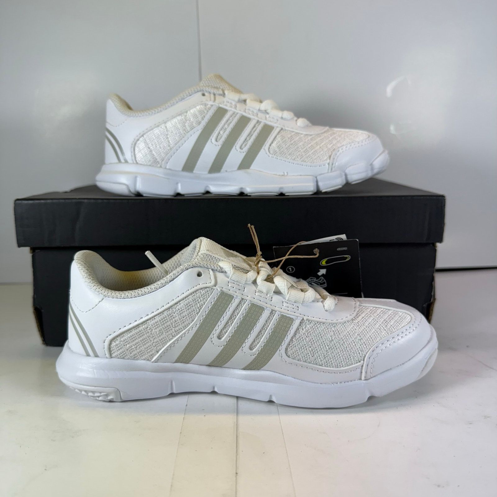 Adidas Adidas Triple Cheer C White/White B35539 Size 12.5 Kids Size US 12 / IT 42 - 2 Thumbnail