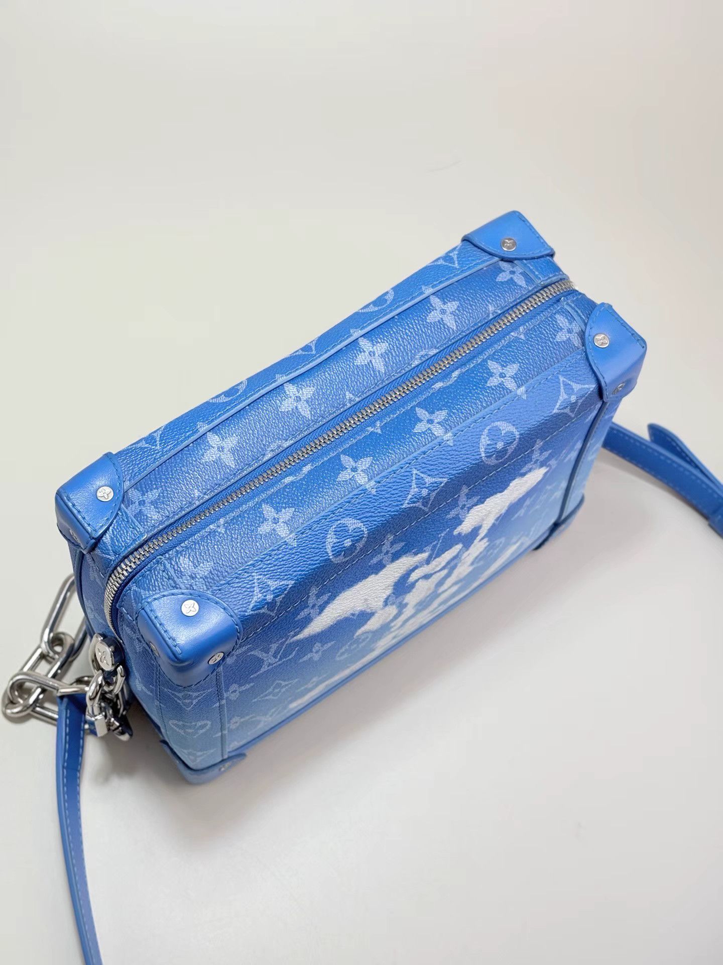Louis Vuitton LOUIS VUITTON LV Clouds SOFT TRUNK Shoulder Box Bag Size ONE SIZE - 4 Thumbnail