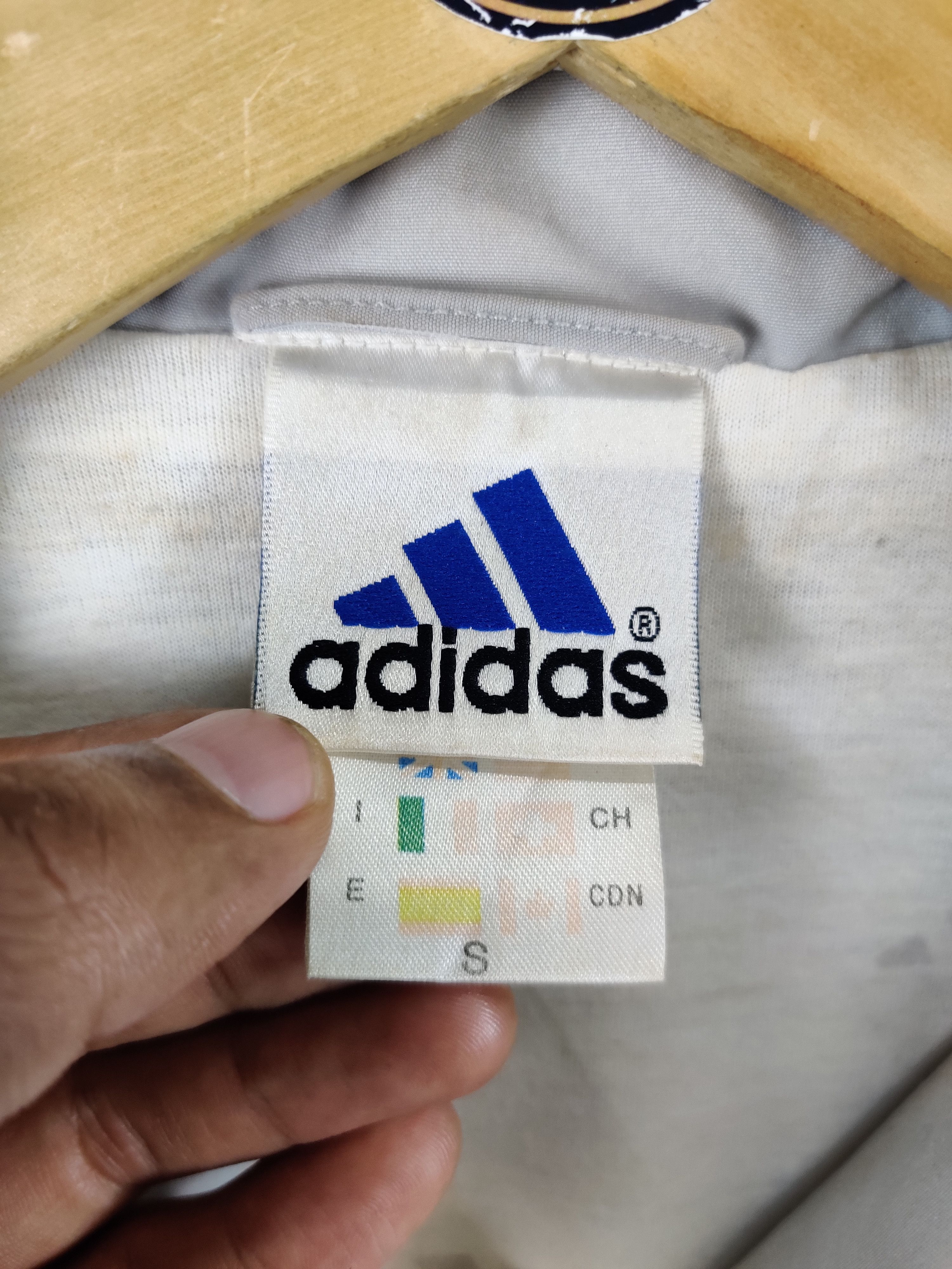 Adidas Vintage 90's Adidas Windbreaker Light Jacket Size US S / EU 44-46 / 1 - 9 Thumbnail