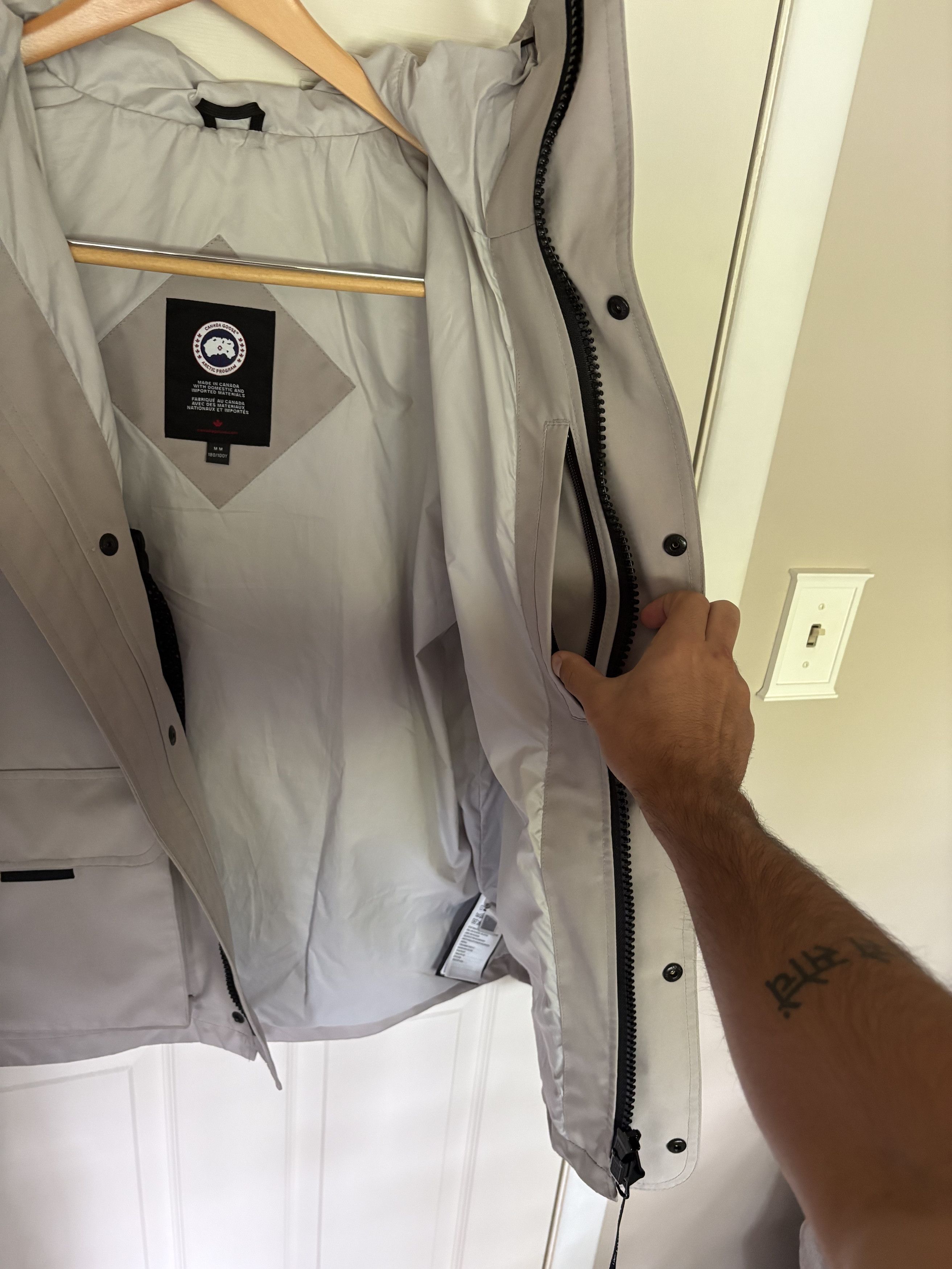 Canada Goose Canada Goose Lockeport Jacket – Limestone – Medium Size US M / EU 48-50 / 2 - 8 Thumbnail