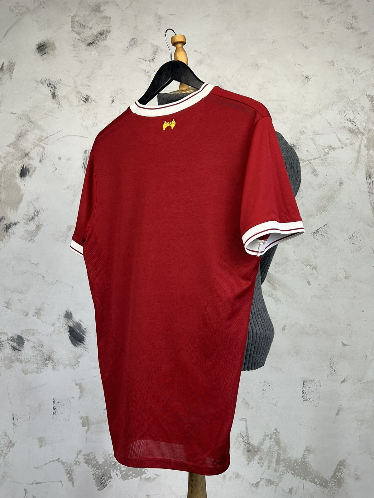 New Balance New Balance Liverpool Jersey Shirt Size M - L Size US L / EU 52-54 / 3 - 3 Thumbnail