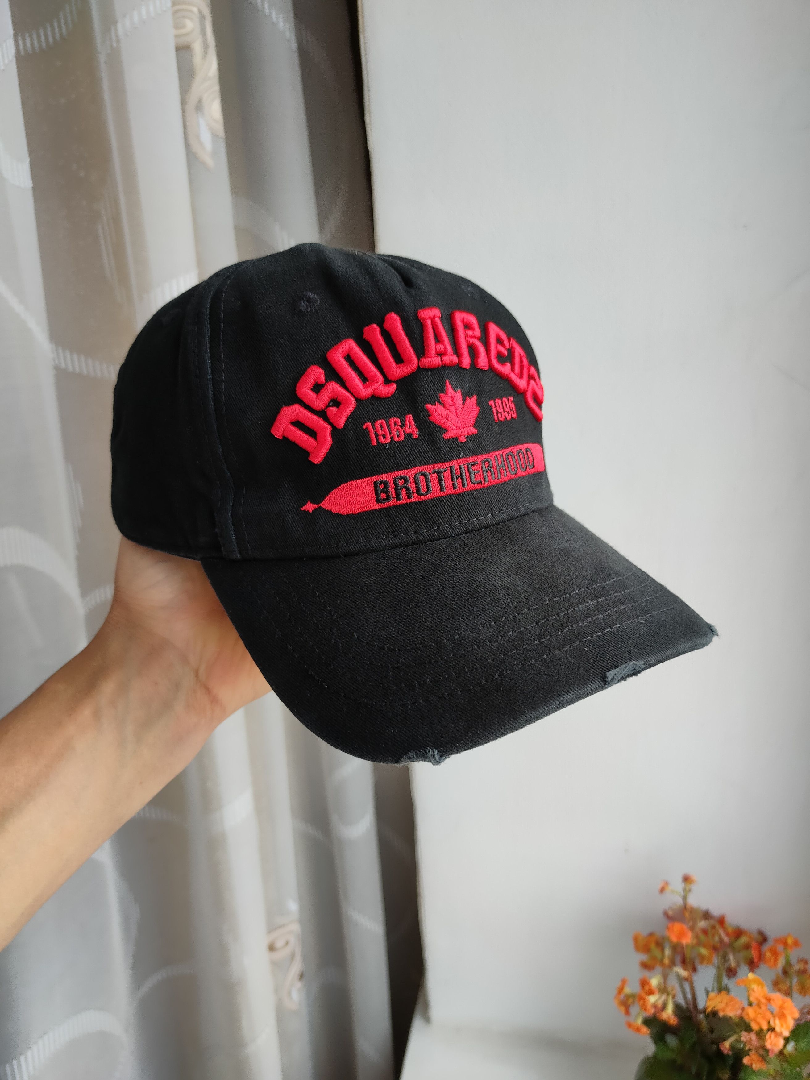 Dsquared2 brotherhood hat on sale