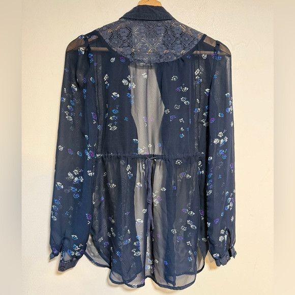 Free People Free People Sheer Navy Floral Button-Down Blouse – Sz M Size M / US 6-8 / IT 42-44 - 9 Thumbnail