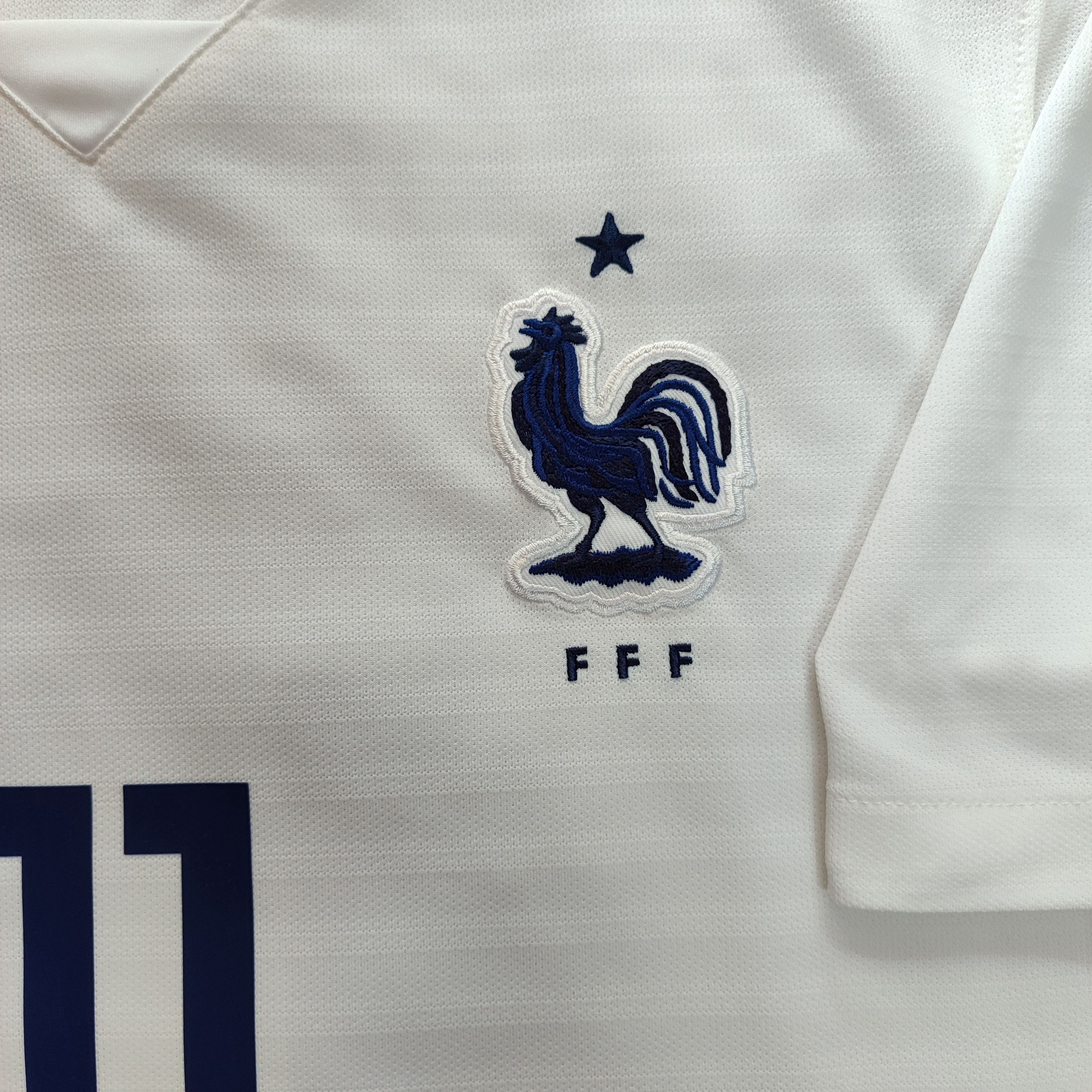 Nike Nike France Away 2015 Griezmann #11 Soccer Jersey Size US M / EU 48-50 / 2 - 8 Thumbnail