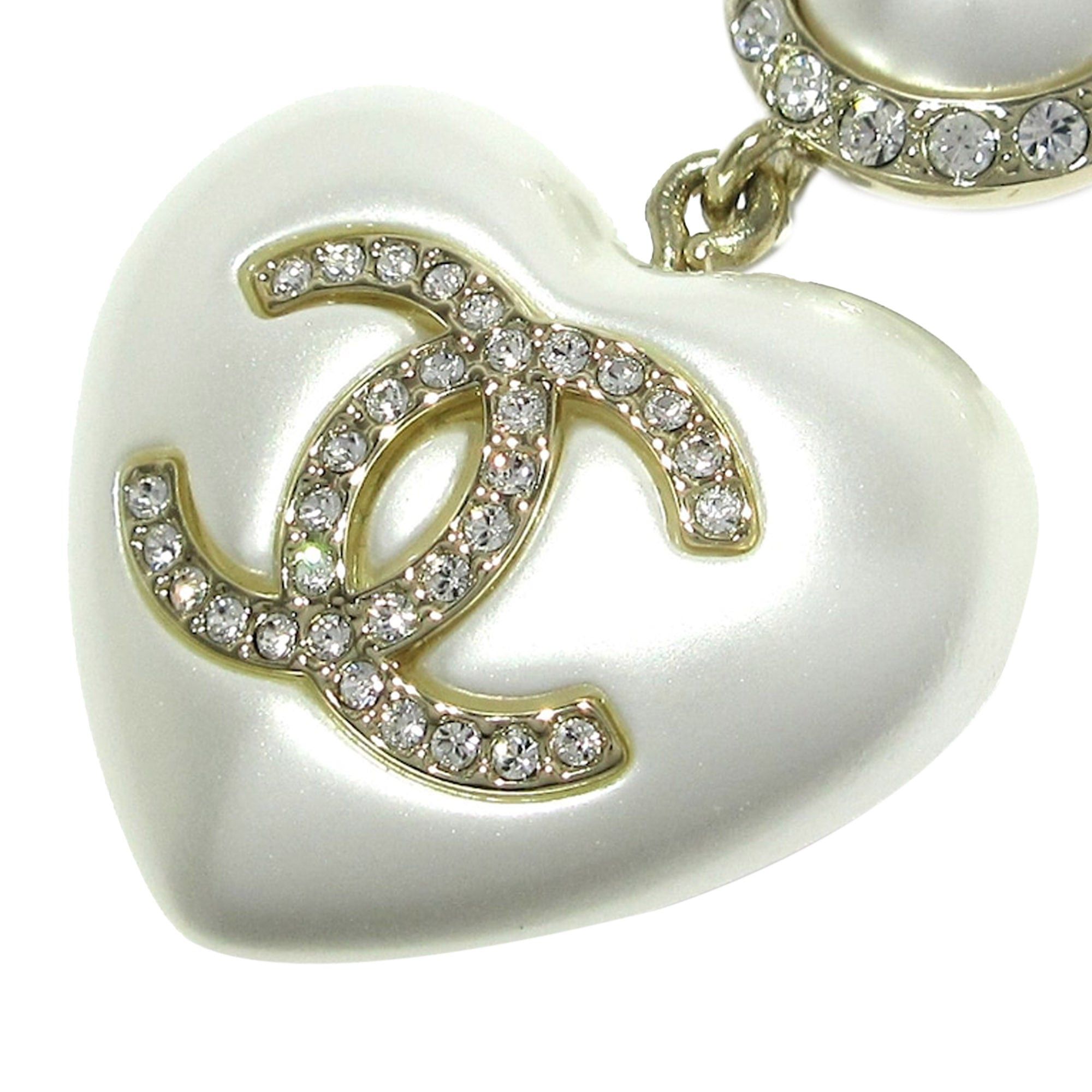 image of Chanel Cc Heart Pearl Pendant Necklace Costume Necklace in White, Women's