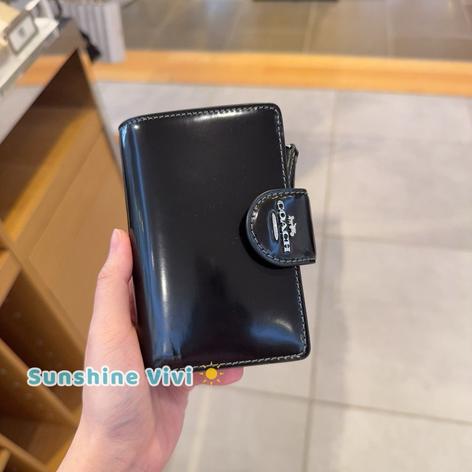 Coach NWT Coach CW526 Medium Corner Zip Wallet leather Black Size ONE SIZE - 1 Thumbnail