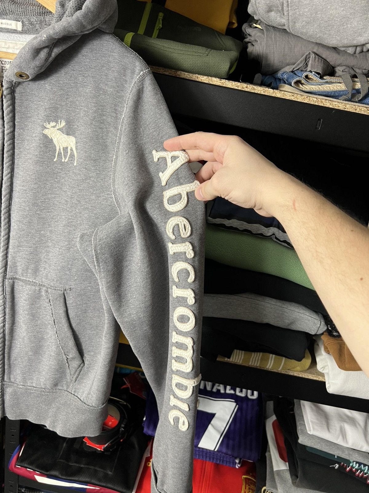 Abercrombie & Fitch Vintage Abercrombie & Fitch Moose Zip Hoodie Grey Size XL Size US XL / EU 56 / 4 - 5 Thumbnail