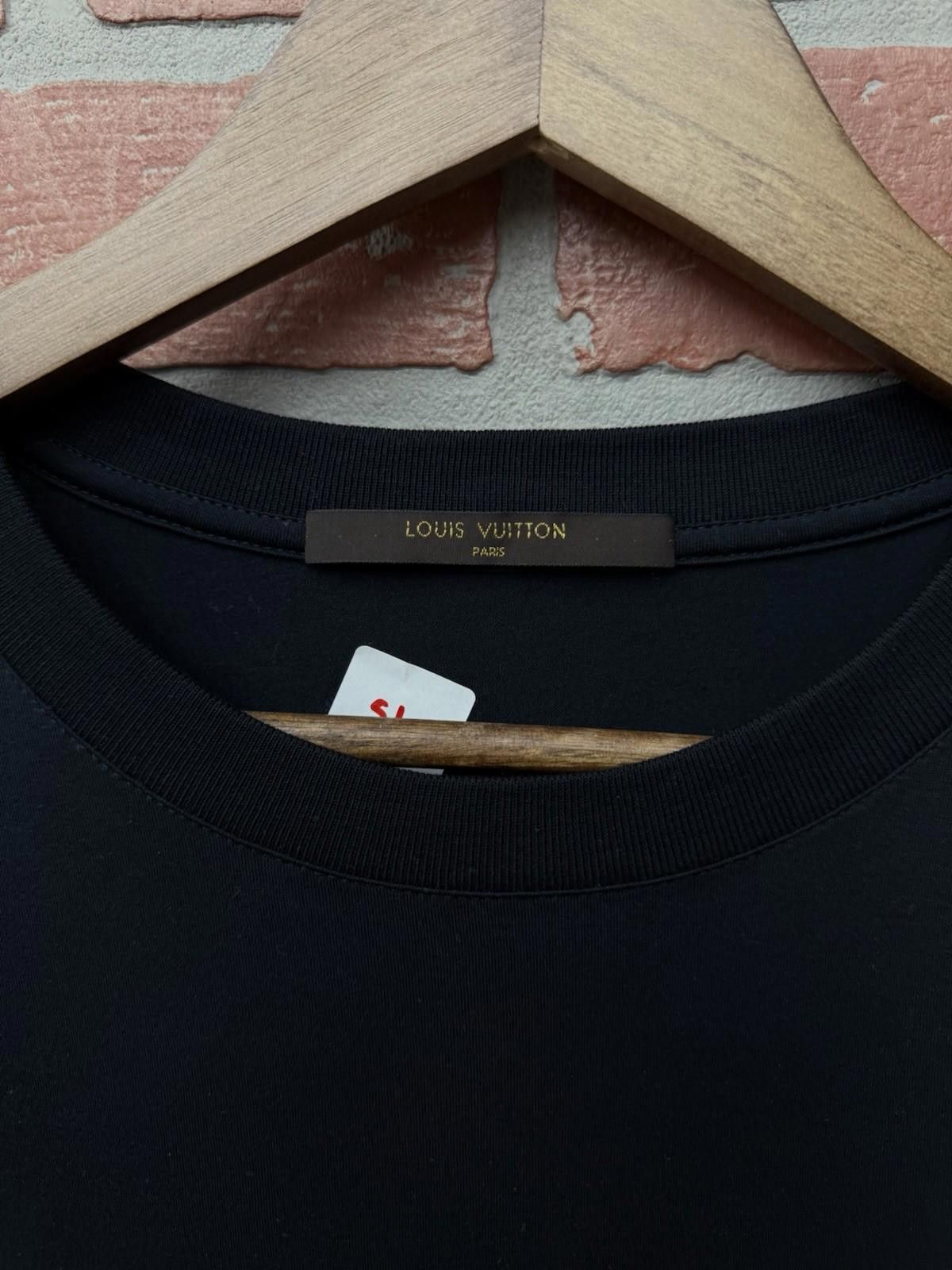 Louis Vuitton LOUIS VUITTON T-Shirt LV Tee Cotton Black Men’s Size Large Size US L / EU 52-54 / 3 - 8 Thumbnail