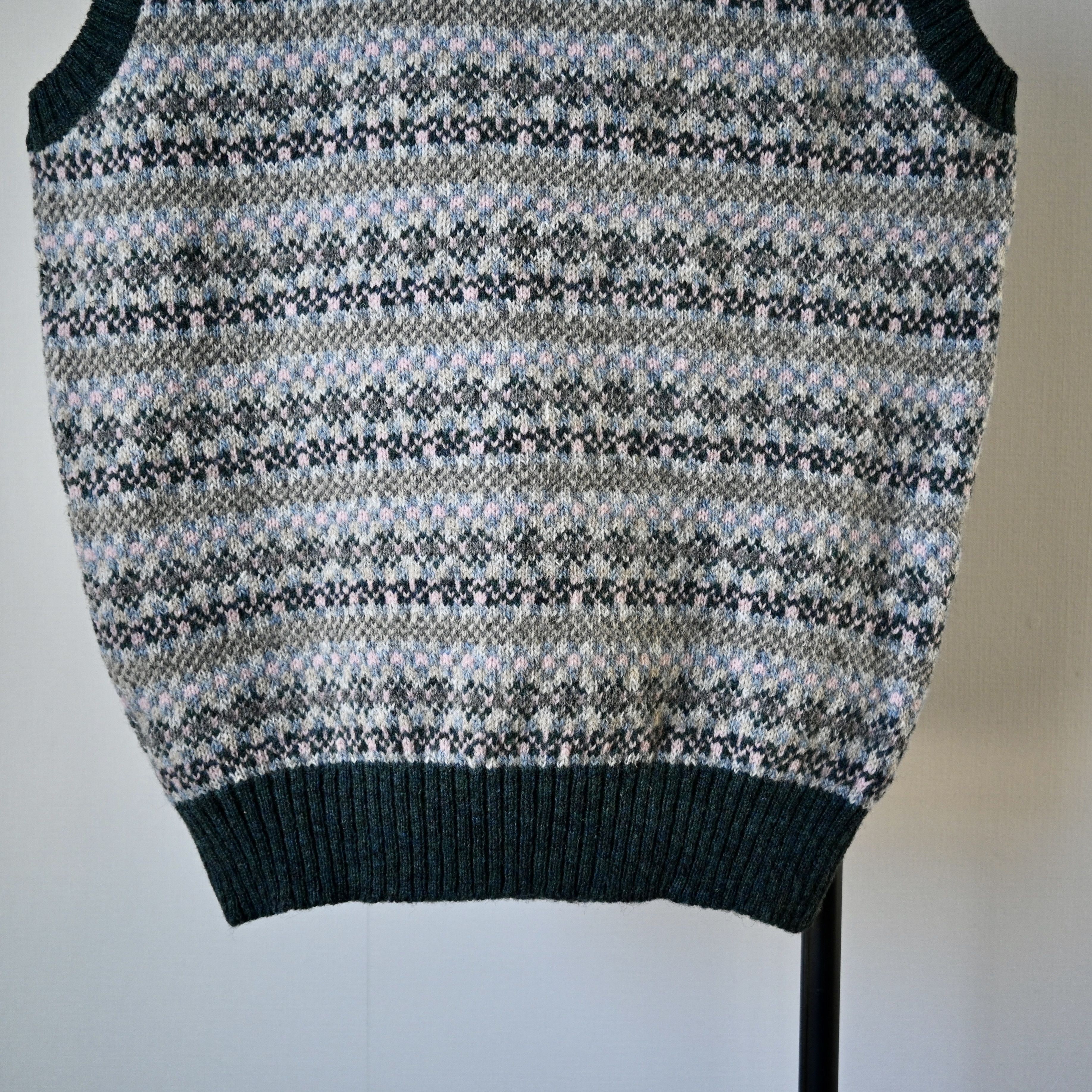 Vintage VTG 1990s GLENEAGLES wool Fair Isle knit best, made in Italy Size US L / EU 52-54 / 3 - 5 Thumbnail