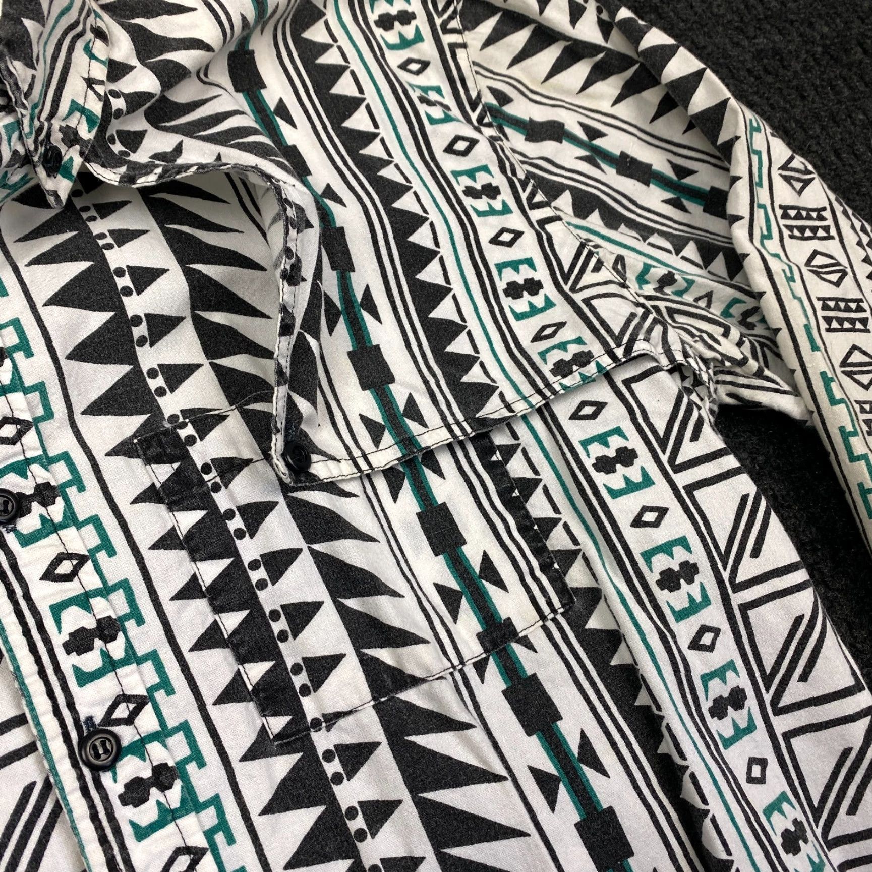 Vintage VINTAGE Rodeo Active Button-Up Shirt Geometric Aztec Western M Mens Size US M / EU 48-50 / 2 - 5 Thumbnail