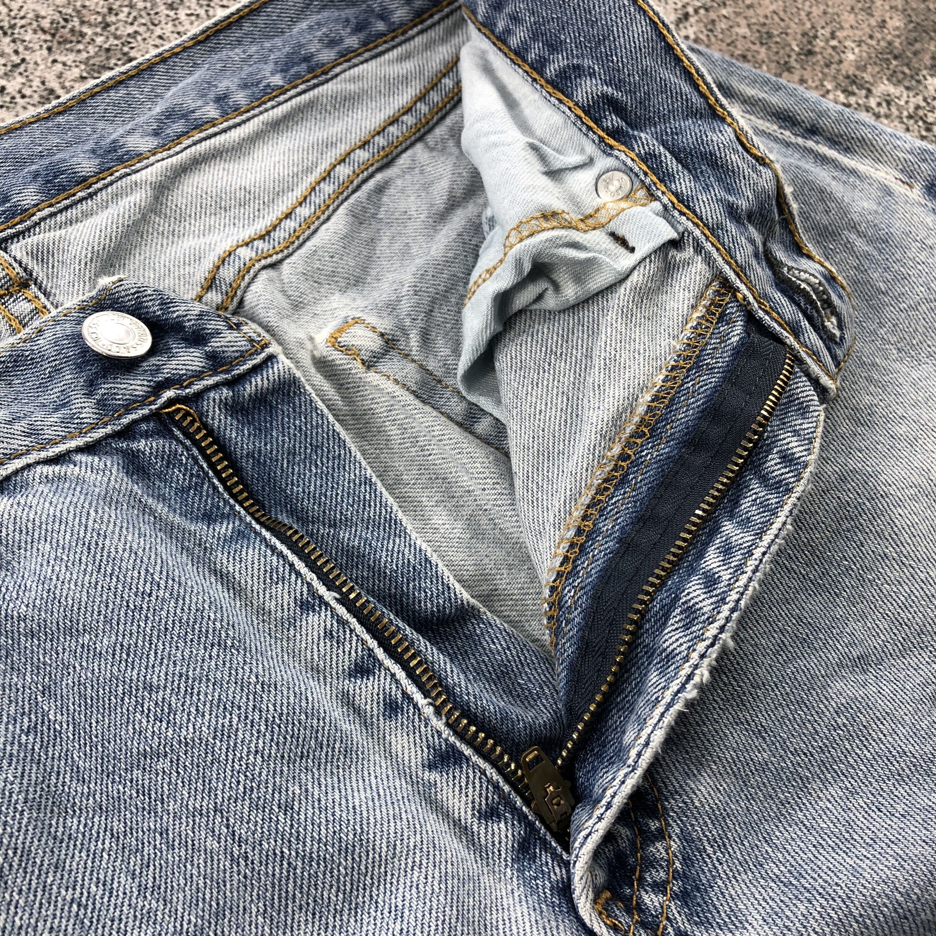 Levi's Vintage Levis 505 Jeans Medium Wash Denim KJ563 Size US 33 - 8 Thumbnail
