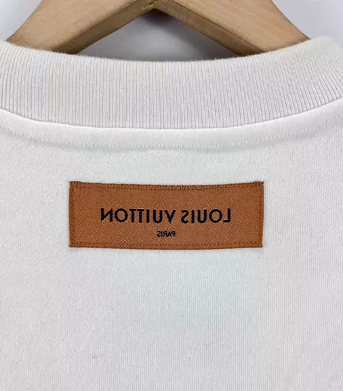 Louis Vuitton Louis Vuitton LV whit embroidered three floral hoodie Size US M / EU 48-50 / 2 - 3 Thumbnail