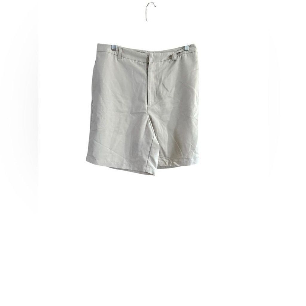Geoffrey Beene Geoffrey Beene size 10 cream color shorts Size 32" / US 10 / IT 46 - 5 Thumbnail