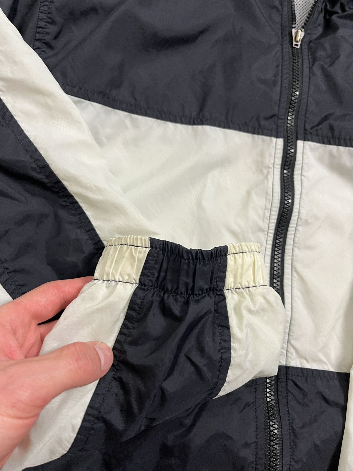 Nike × Vintage Vintage 90’s Nike Nylon Track Jacket Drill Mini Swoosh Y2k Size US L / EU 52-54 / 3 - 15 Thumbnail