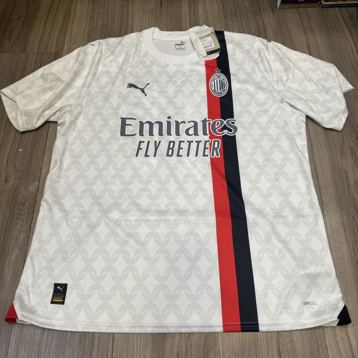 Puma AC Milan 23/24 away shirt #11 Pulisic (bnwt) Size US XL / EU 56 / 4 - 1 Thumbnail