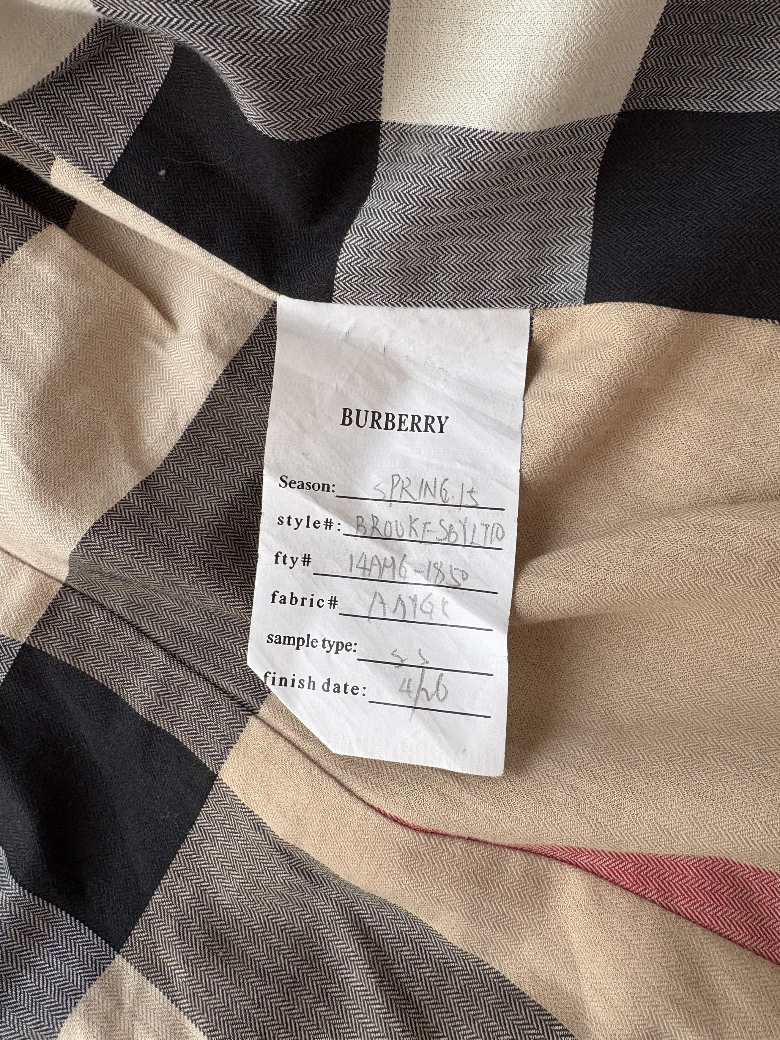 Burberry ⚡️QUICK SALE⚡️2015 Burberry SAMPLE Red Short Trench Coat Size XS / US 0-2 / IT 36-38 - 6 Thumbnail