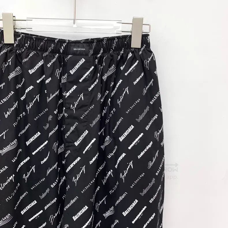 Balenciaga Balenciaga Black Logo Letter Bullet Hole Print Cotton Casu Size US 28 / EU 44 - 3 Thumbnail