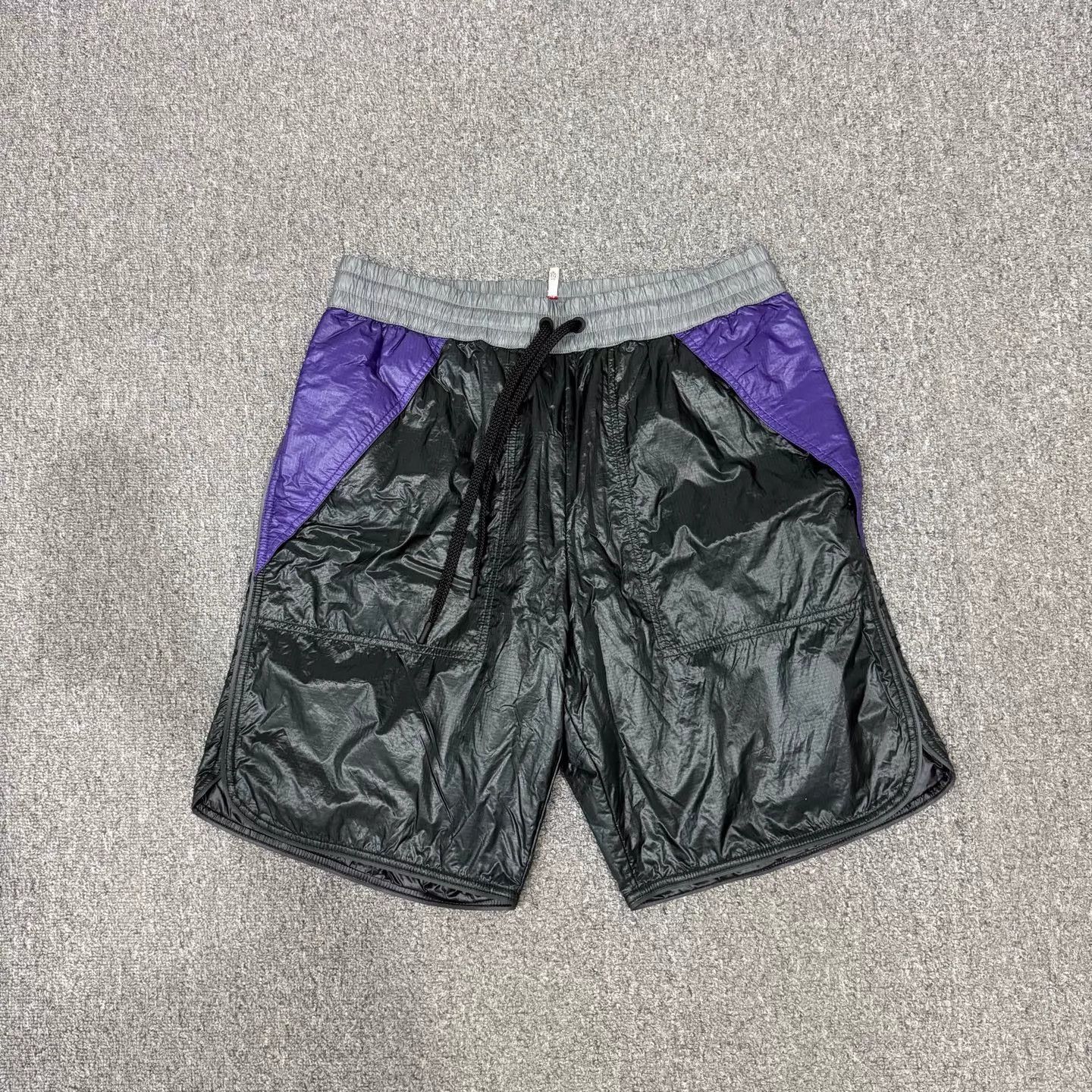 Moncler Moncler Black Purple Blocked Nylon Shorts M 99New Size US 32 / EU 48 - 1 Thumbnail